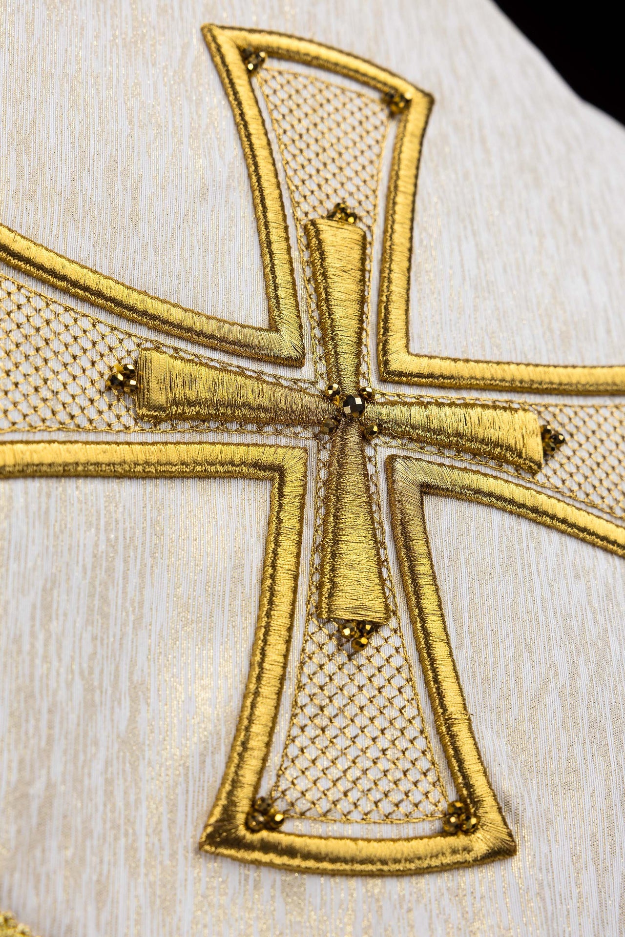 Ręcznie wykonana kapa z naturalnymi kamieniami Handmade 3018 - ORNATY.PL