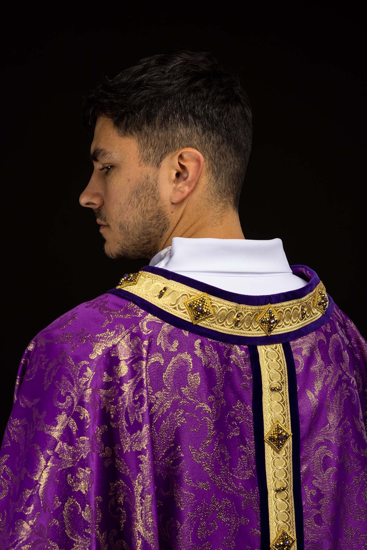 Ręcznie wykonany ornat z naturalnymi kamieniami Handmade 7003 - ORNATY.PL