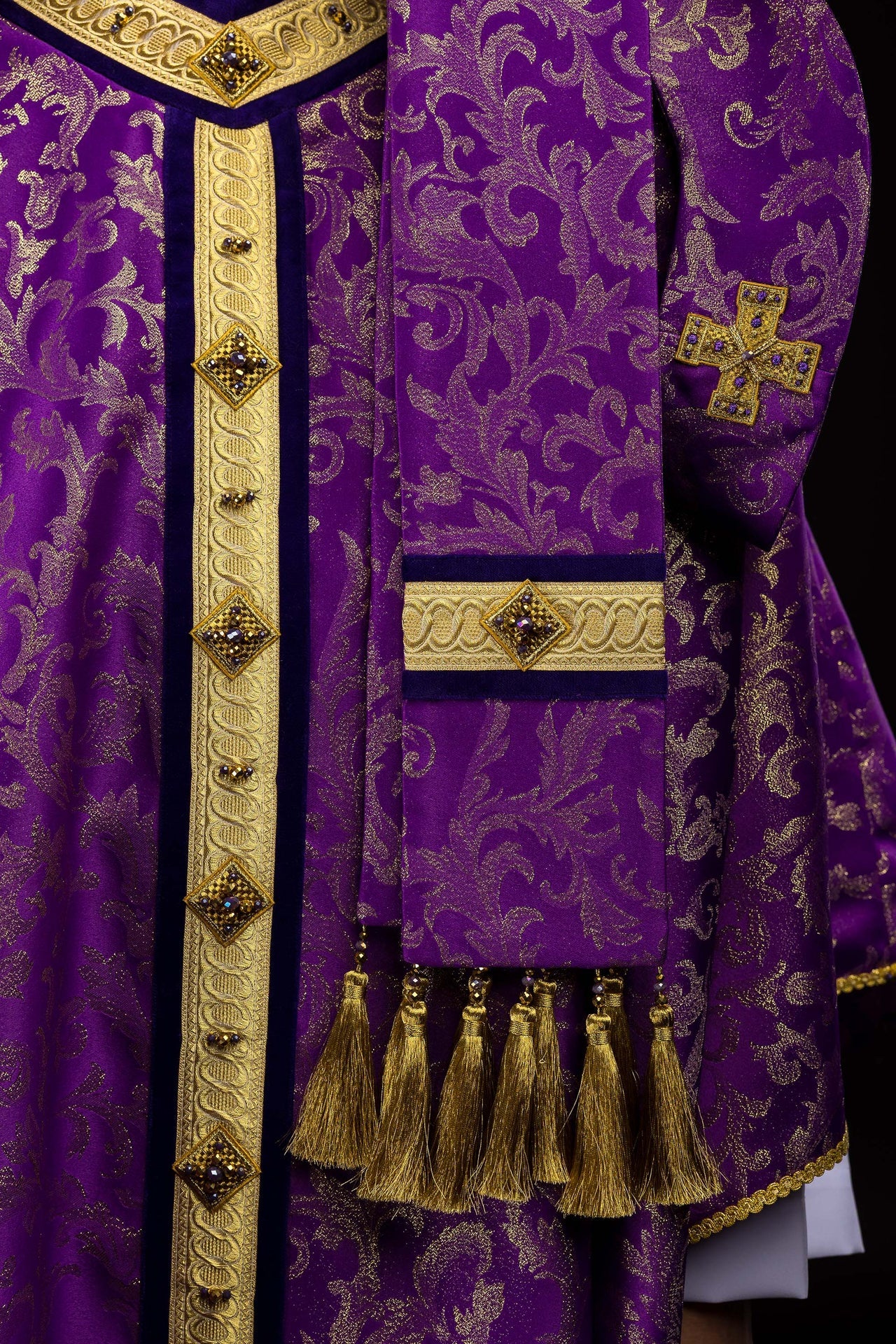 Ręcznie wykonany ornat z naturalnymi kamieniami Handmade 7003 - ORNATY.PL