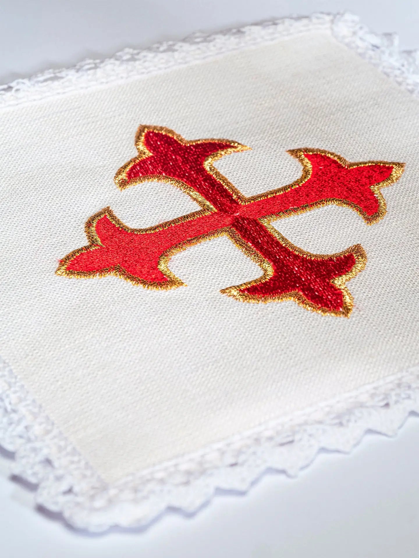 Linen chalice linen with red cross embroidery