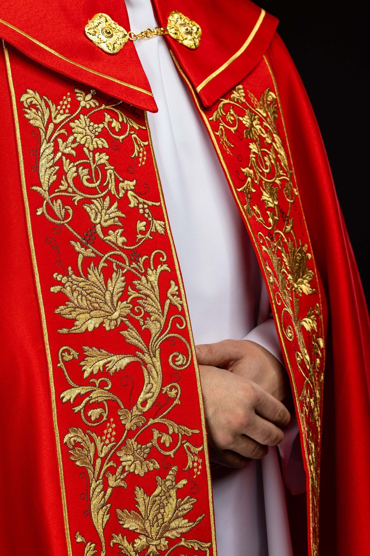 Kapa liturgiczna haftowana Kielich czerwona - ORNATY.PL