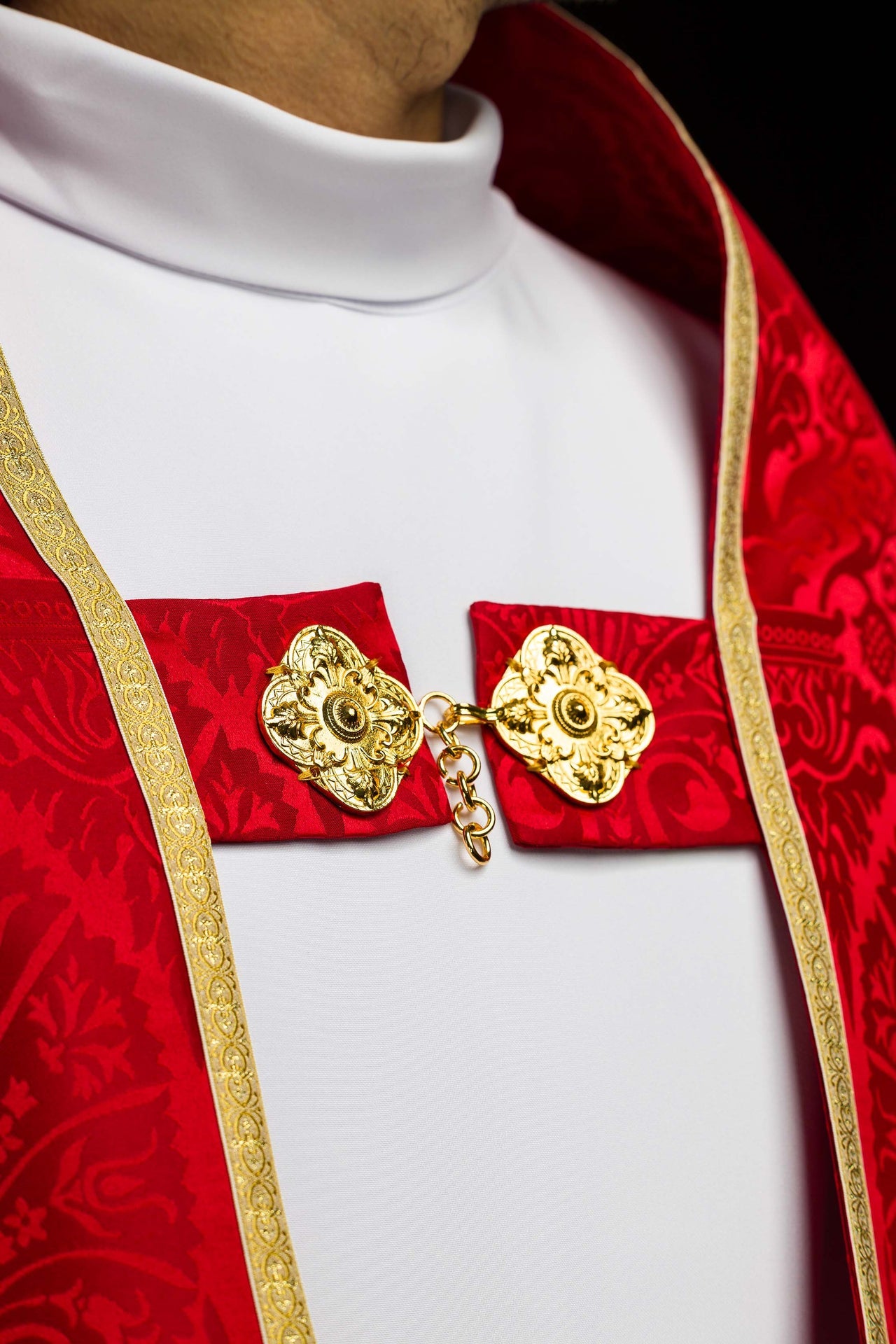 Żakardowa kapa rzymska gładka Czerwona - ORNATY.PL