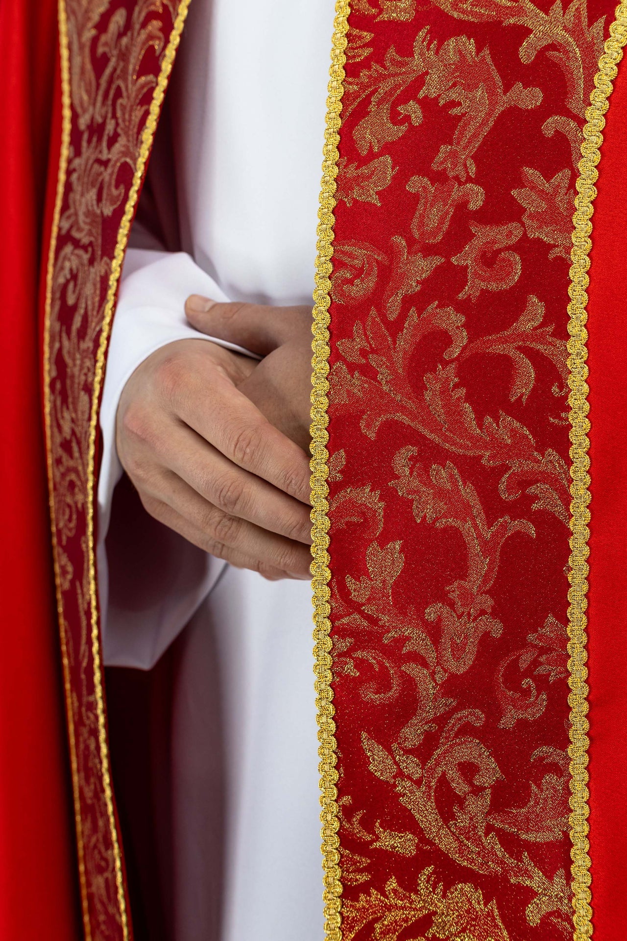 Kapa haftowana ozdobiona tkanina żakardowa czerwona - ORNATY.PL