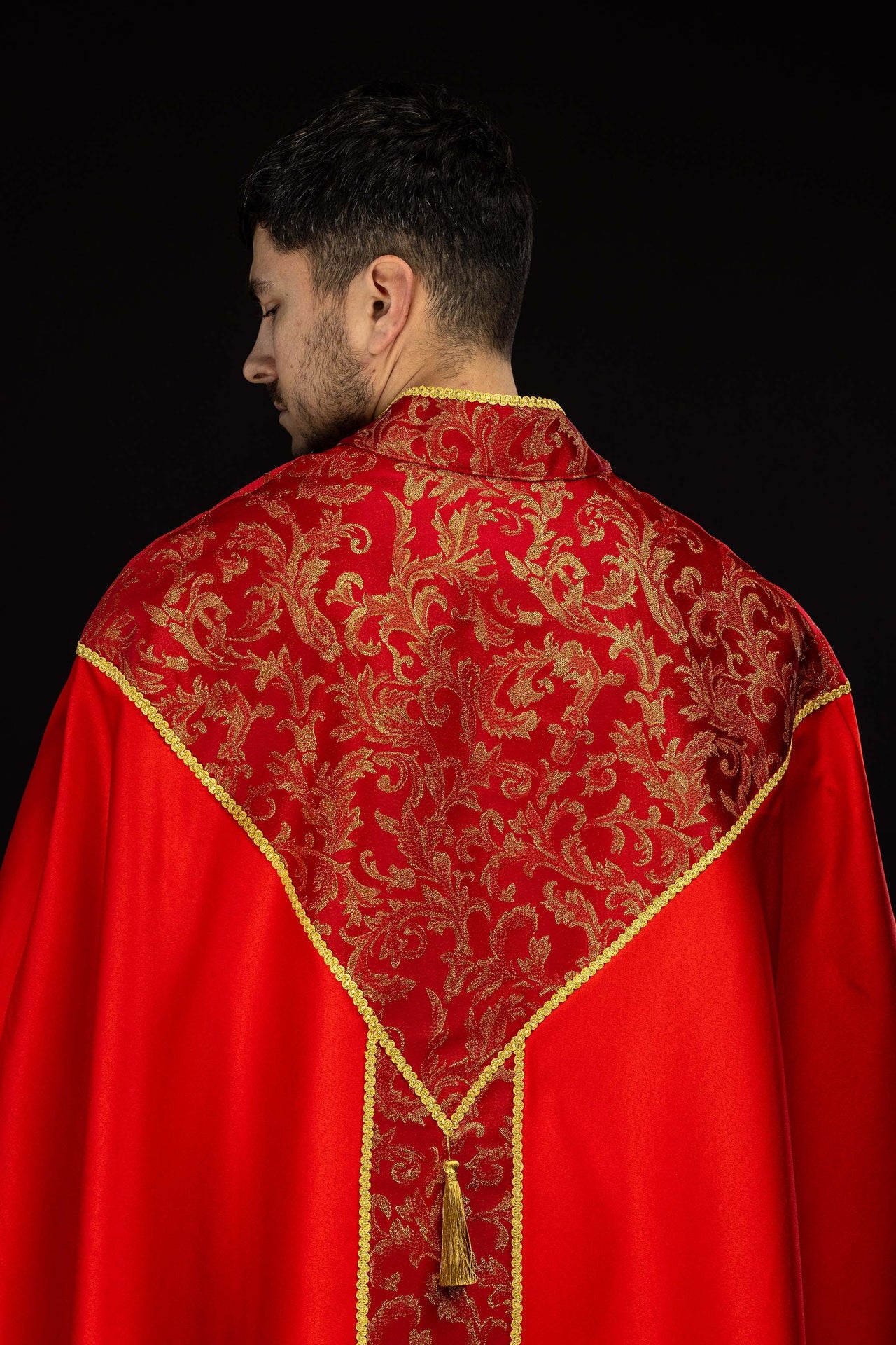 Kapa haftowana ozdobiona tkanina żakardowa czerwona - ORNATY.PL