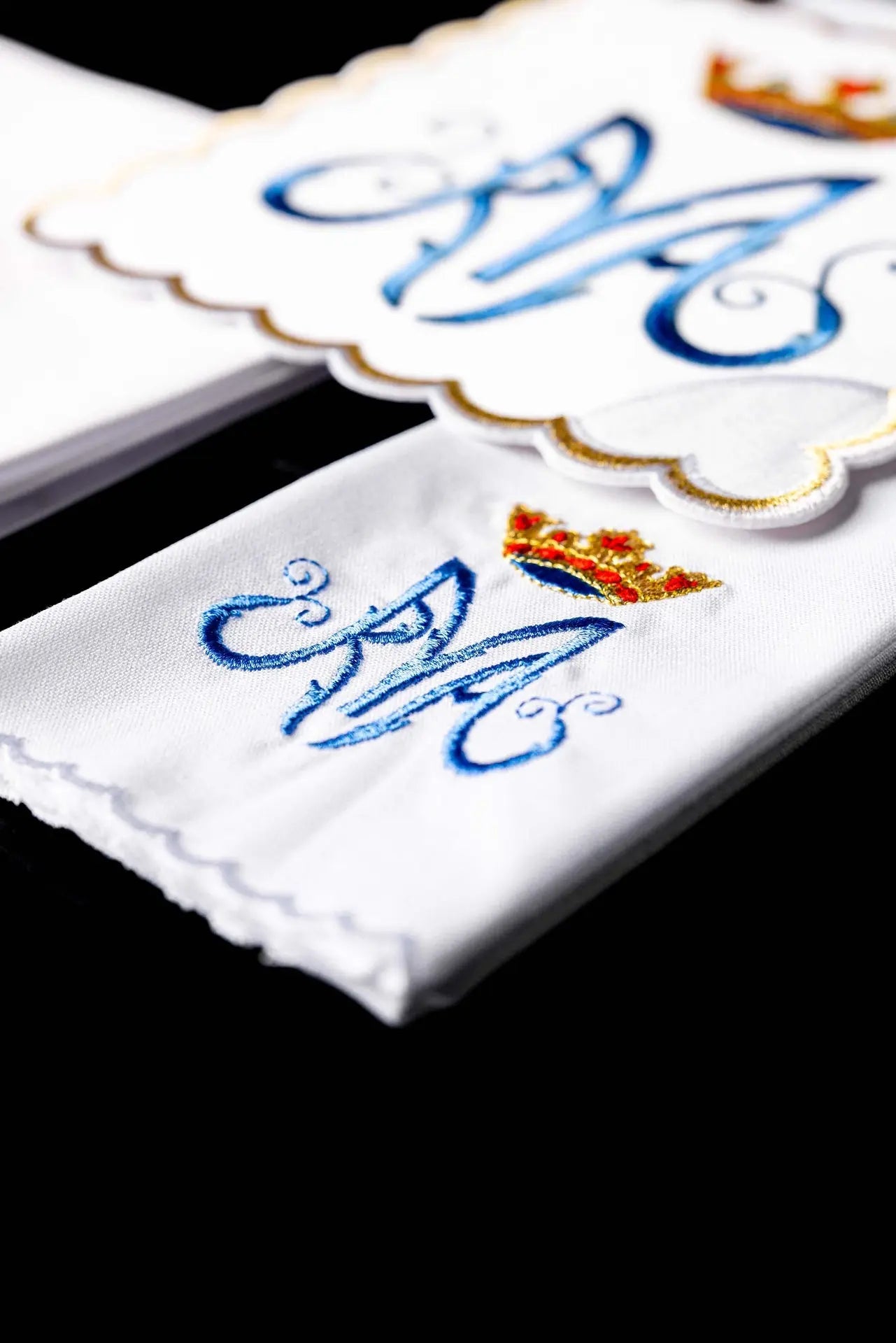 Marian chalice linen