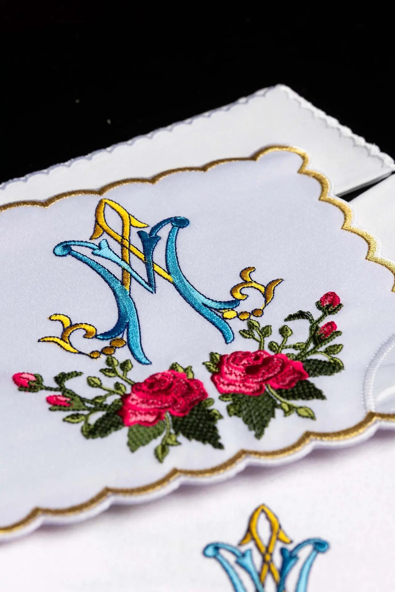 Chalice linen with colourful Marian embroidery