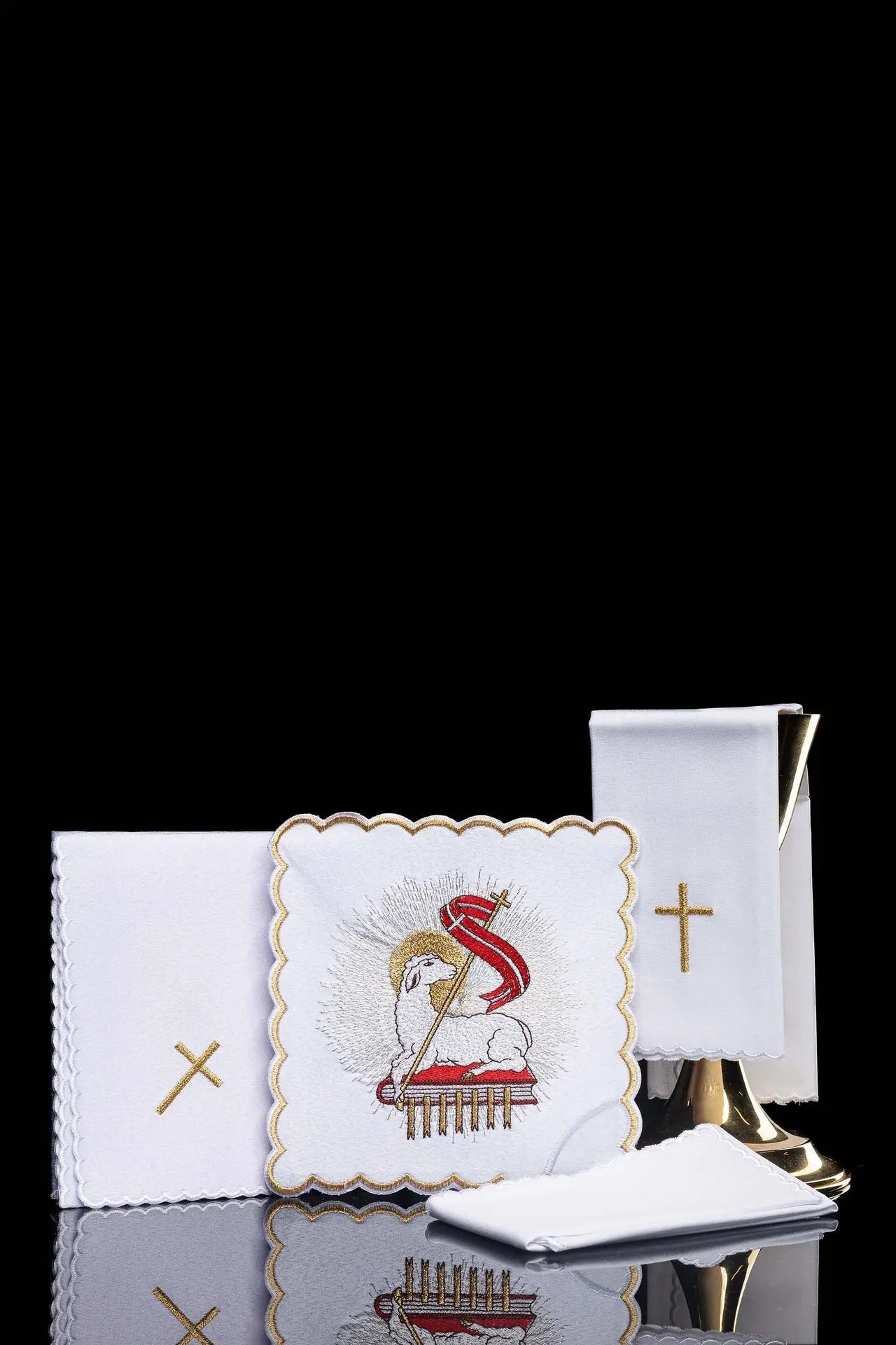 Embroidered cup linen Lamb
