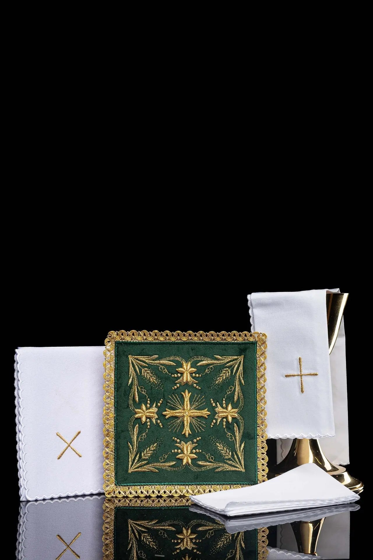 Embroidered velvet cup linen Green