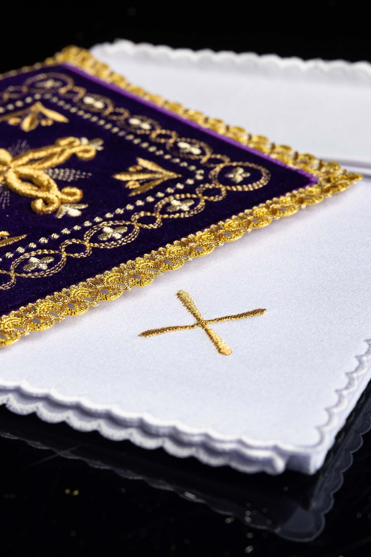 Bielizna kielichowa haftowana fioletowy aksamit - ORNATY.PL