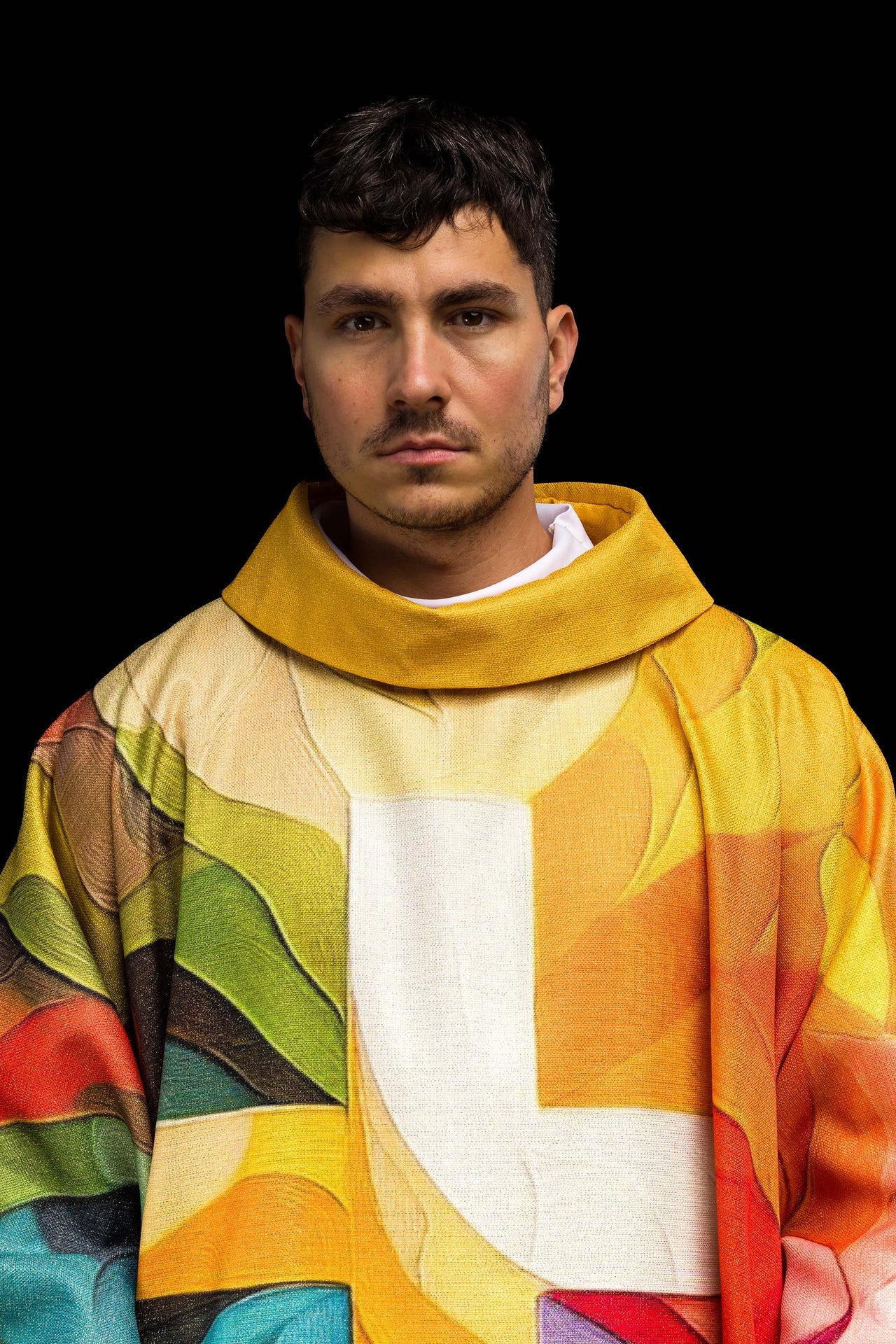 Ornat drukowany wielokolorowy z motywem krzyża - ORNATY.PL