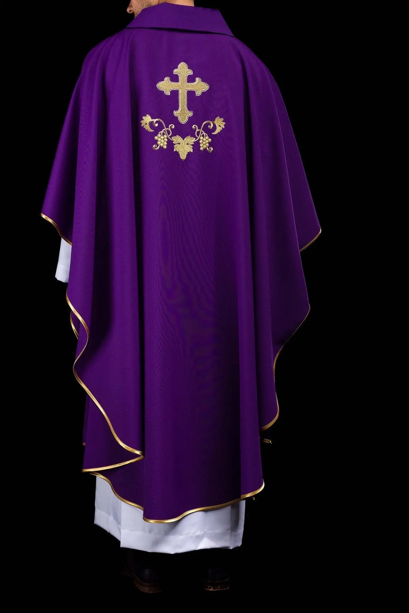 Embroidered chasuble with a cross symbol and wide collar purple