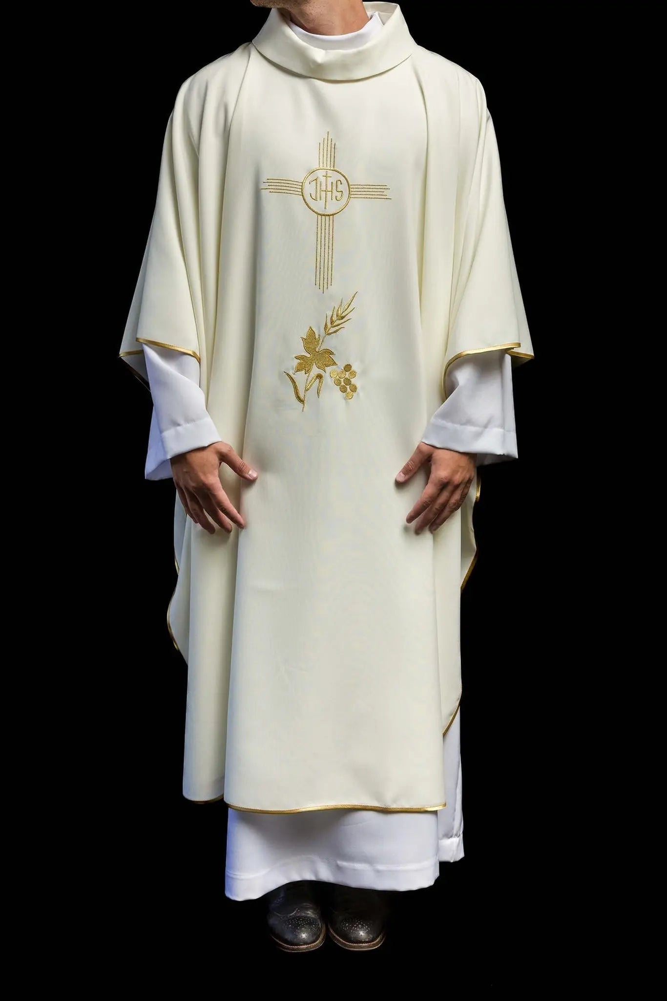 Chasuble with IHS embroidery in ecru