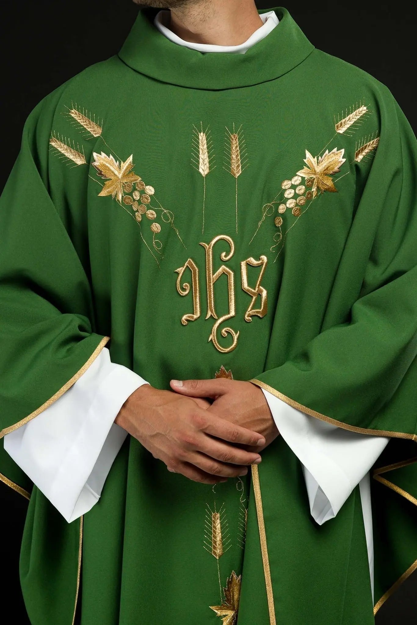 Embroidered chasuble with IHS symbol grapes Green