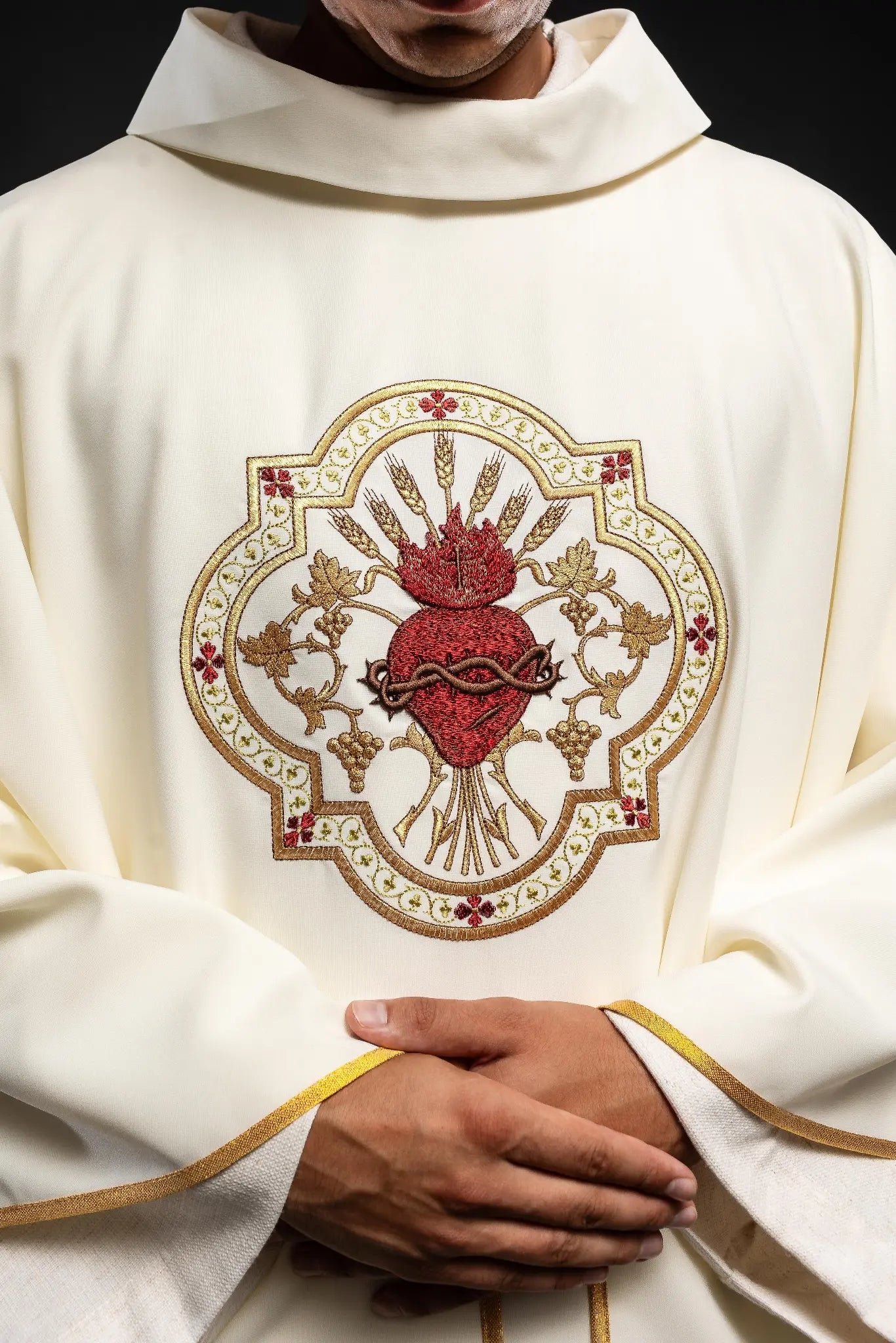 Chasuble with wide collar with embroidered NSPJ and Eucharistic chalice