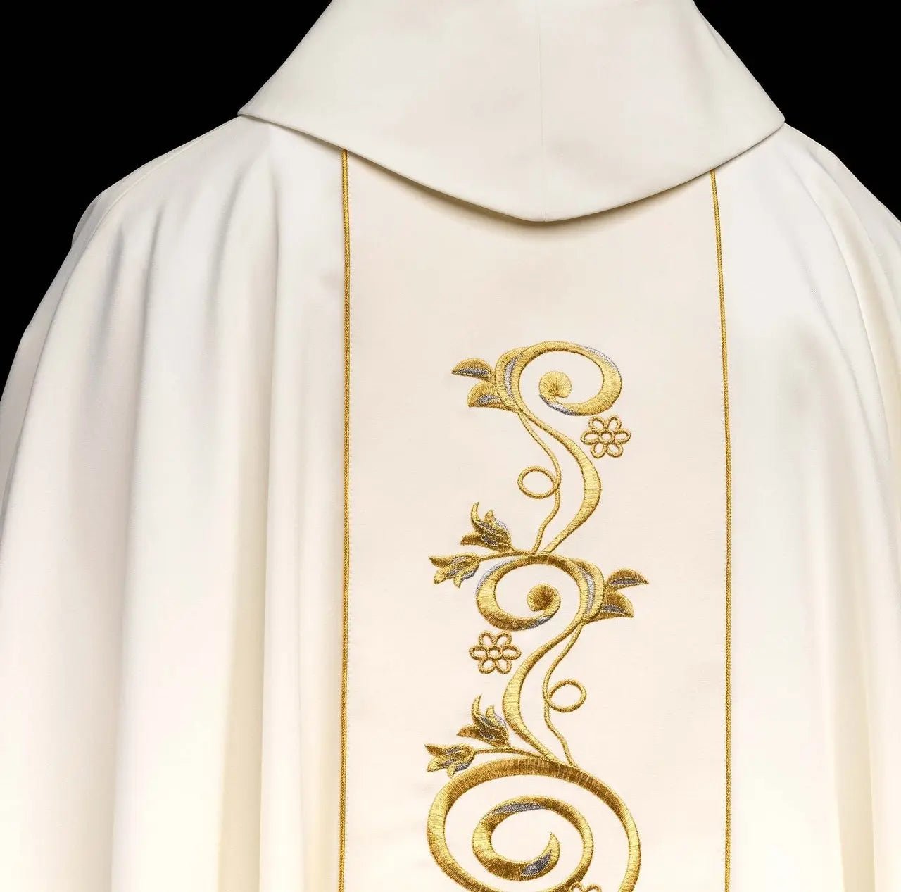 Christmas chasuble with the image of the Holy Family