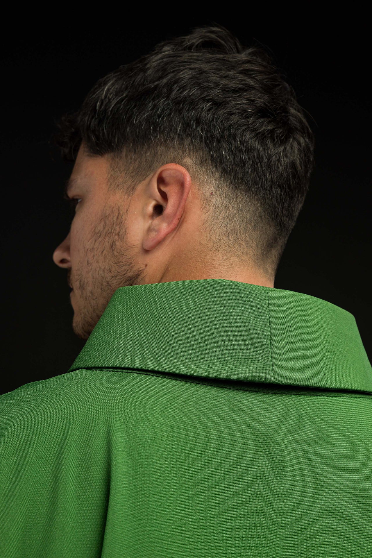 Ornat zielony z wypukłym haftem JHS - ORNATY.PL