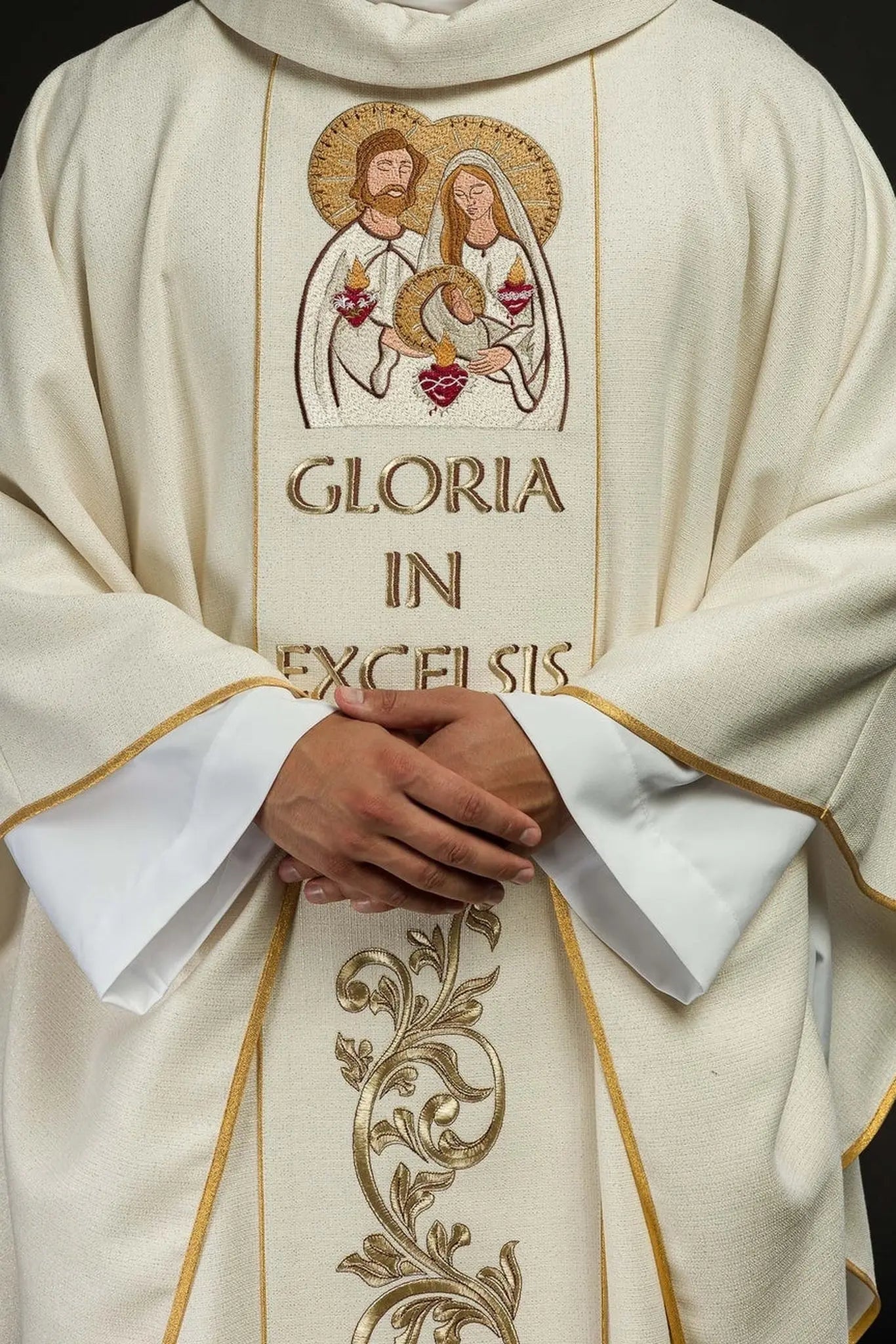 Embroidered chasuble for Christmas with the image of the Holy Family