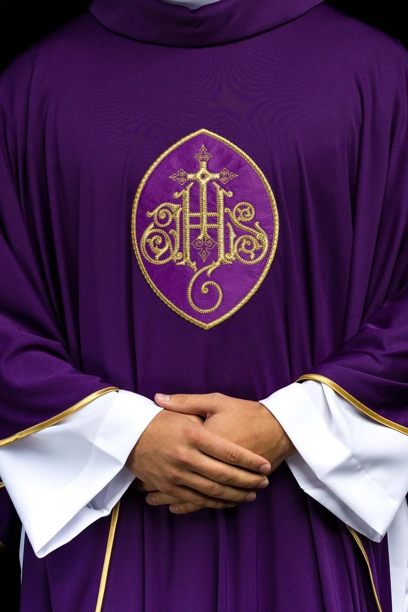 Chasuble embroidered with IHS lightweight SACROLITE knitted fabric