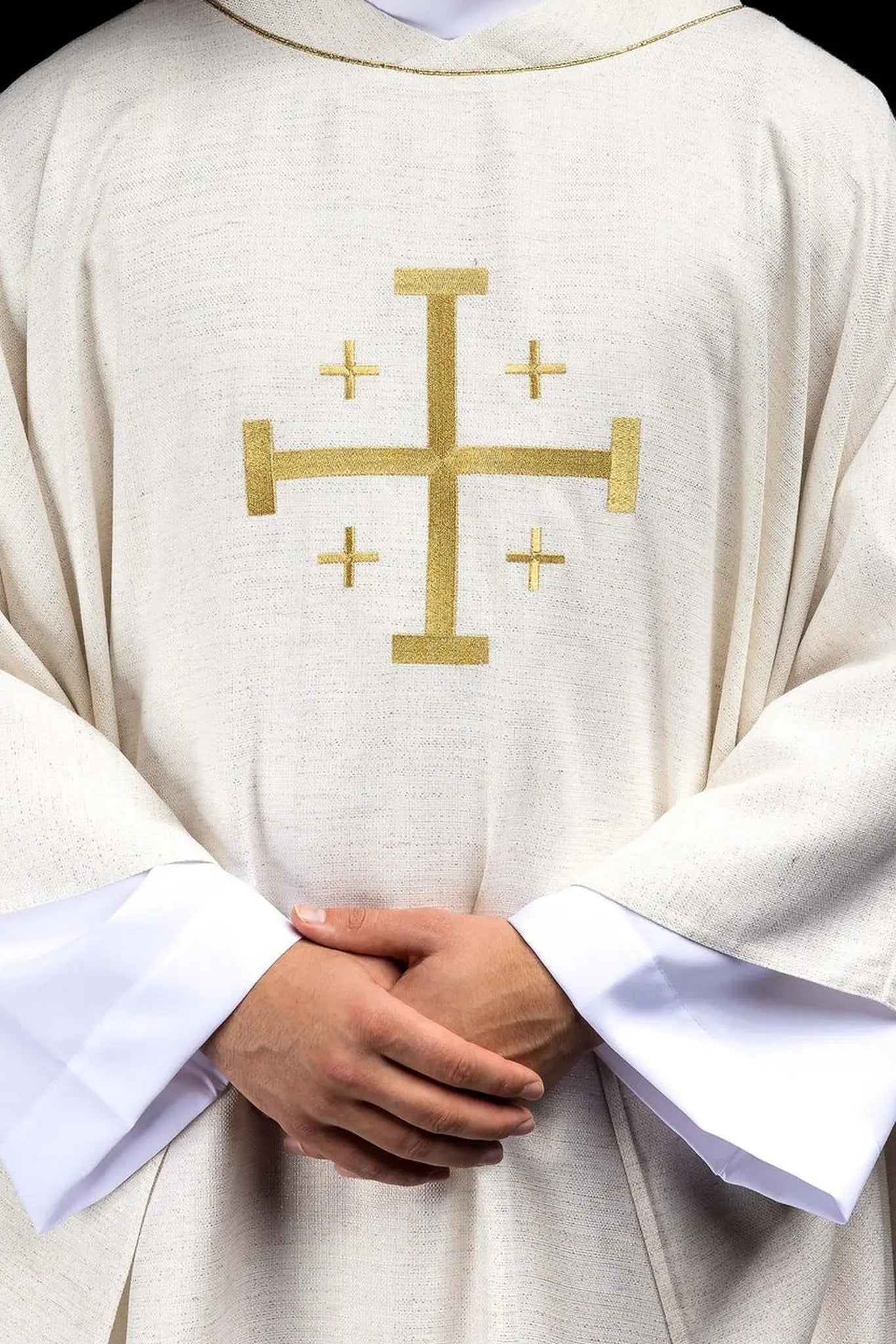 Embroidered chasuble with the Jerusalem Cross ecru