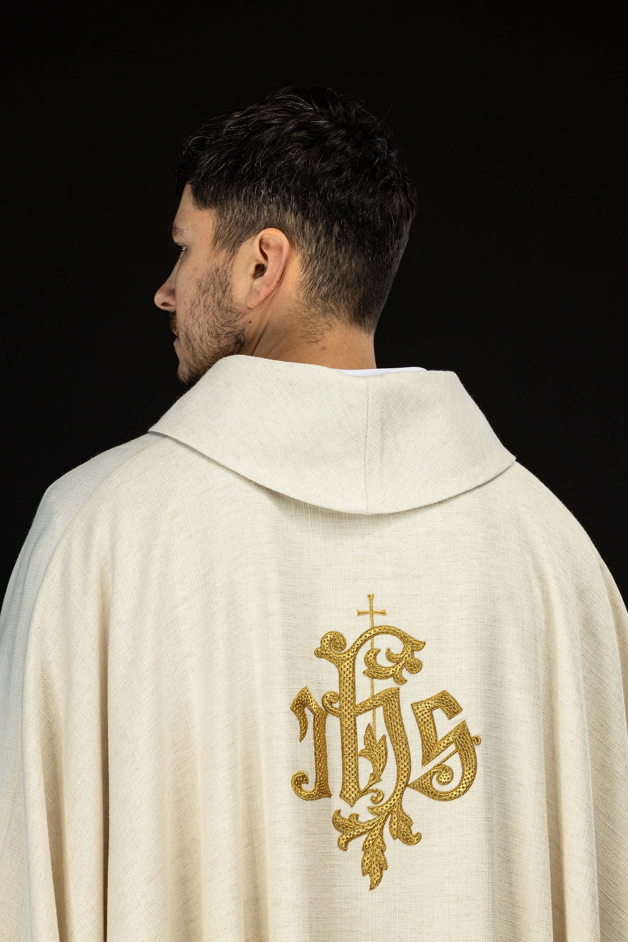 Ornat haftowany z wizerunkiem Świętego Józefa Robotnika - ORNATY.PL