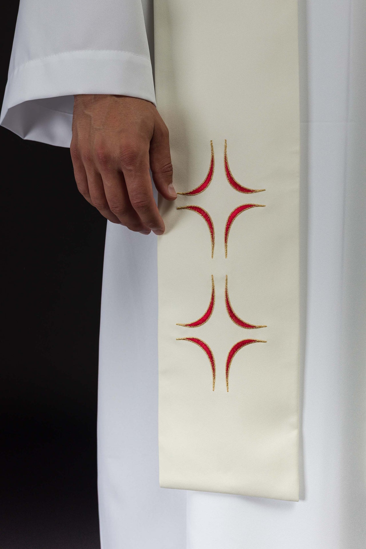 Stuła kapłańska z haftem Krzyża i Baranka - ORNATY.PL