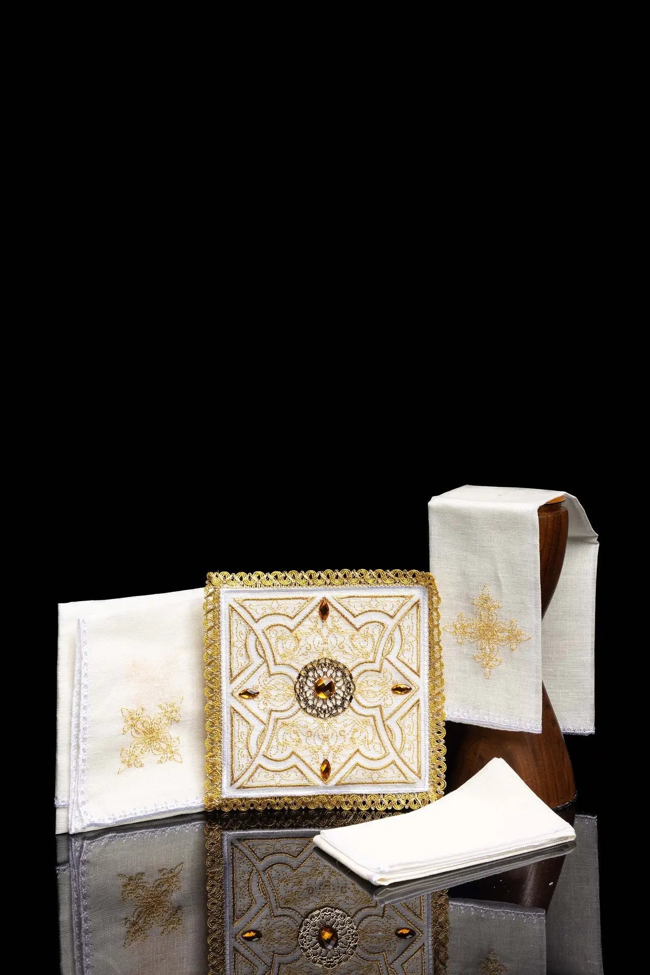 Richly decorated embroidered chalice linen