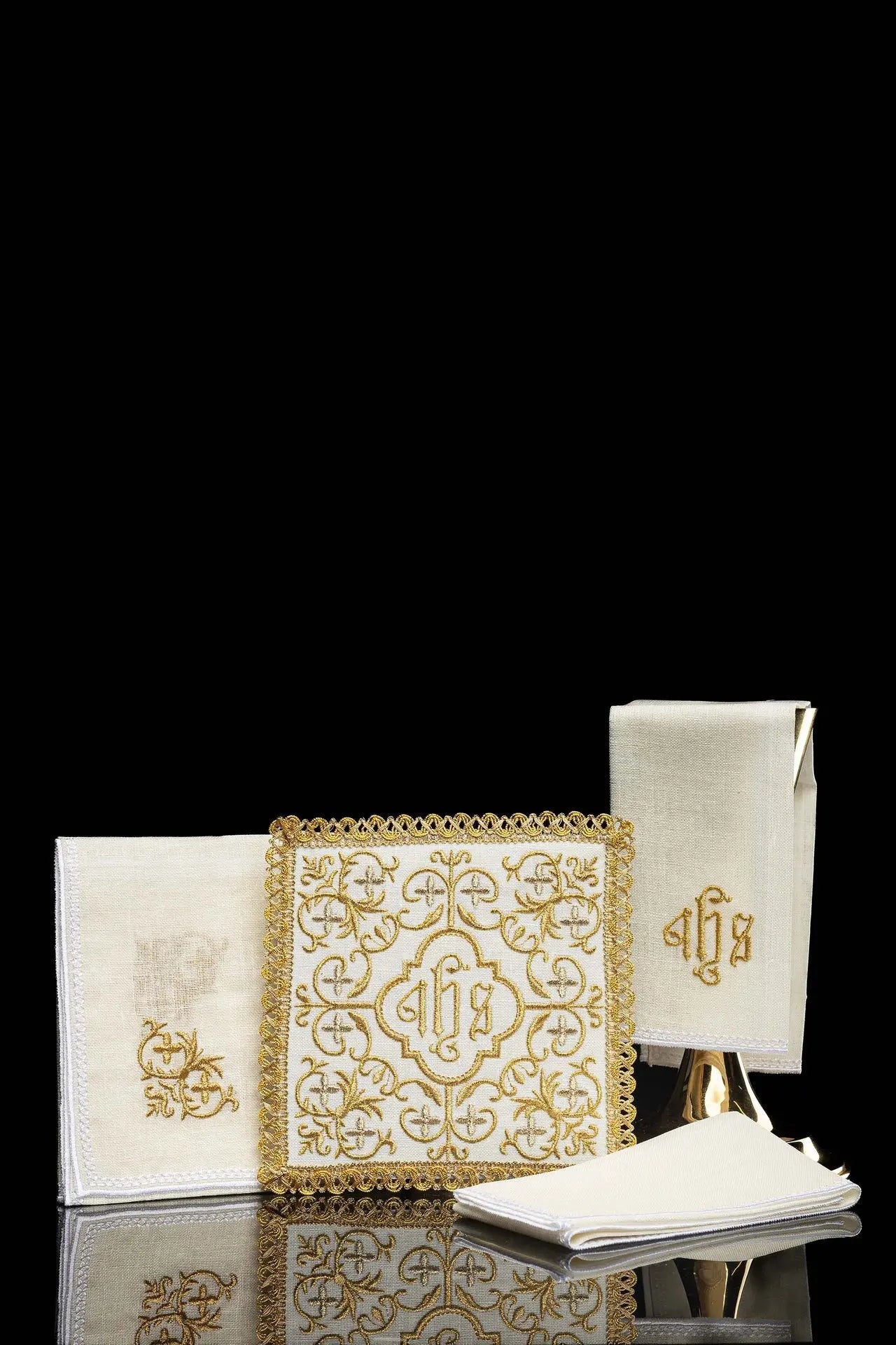 Richly decorated linen chalice set with cross and JHS embroidery