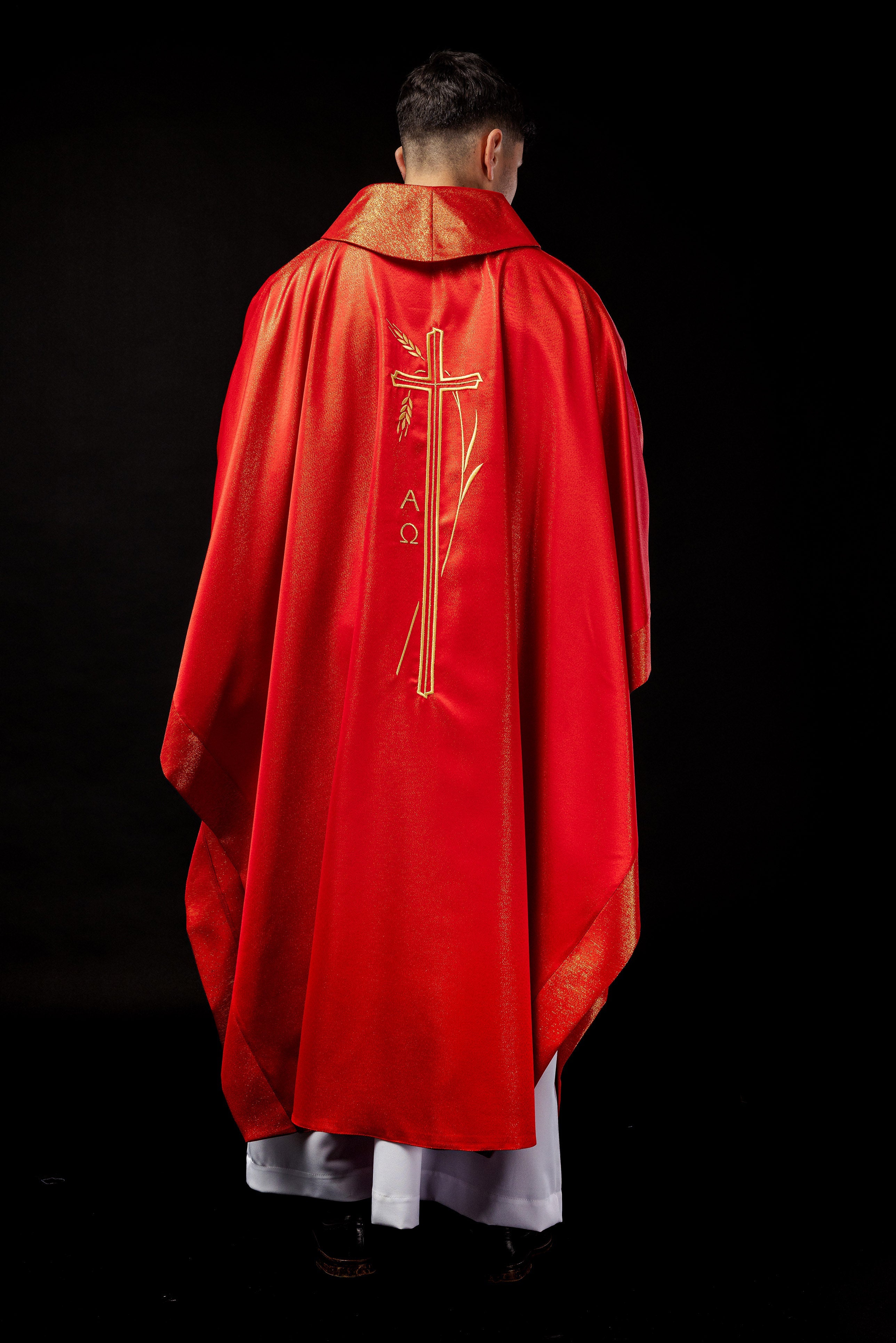Chasuble with cross and ear motif in red