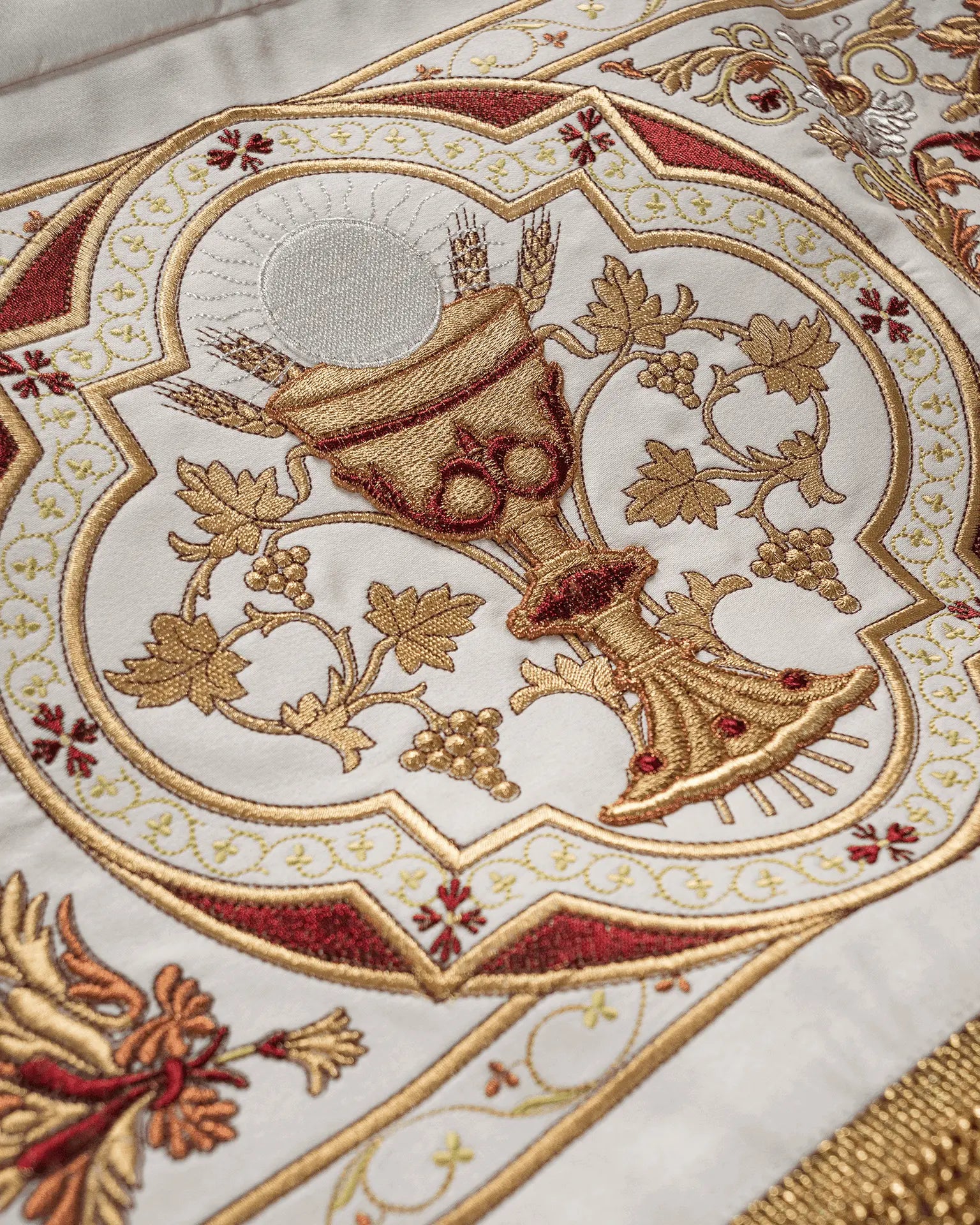Embroidered baldachin 140 cm x 160 cm
