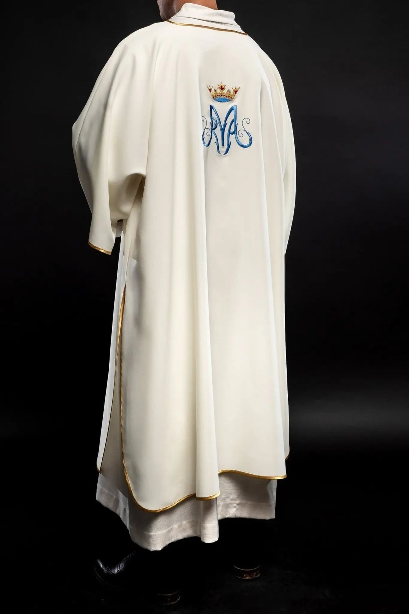 Dalmatics with Marian embroidery