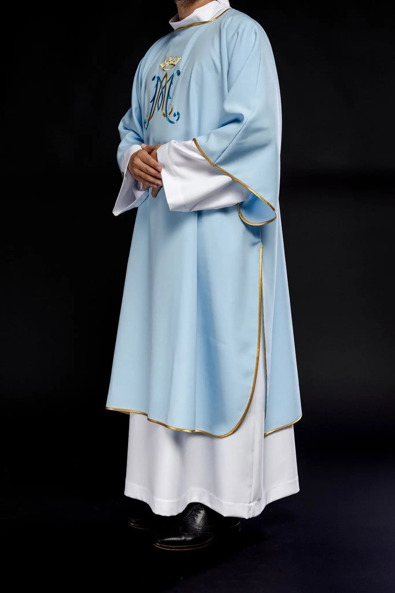 Dalmatica with Marian embroidery blue