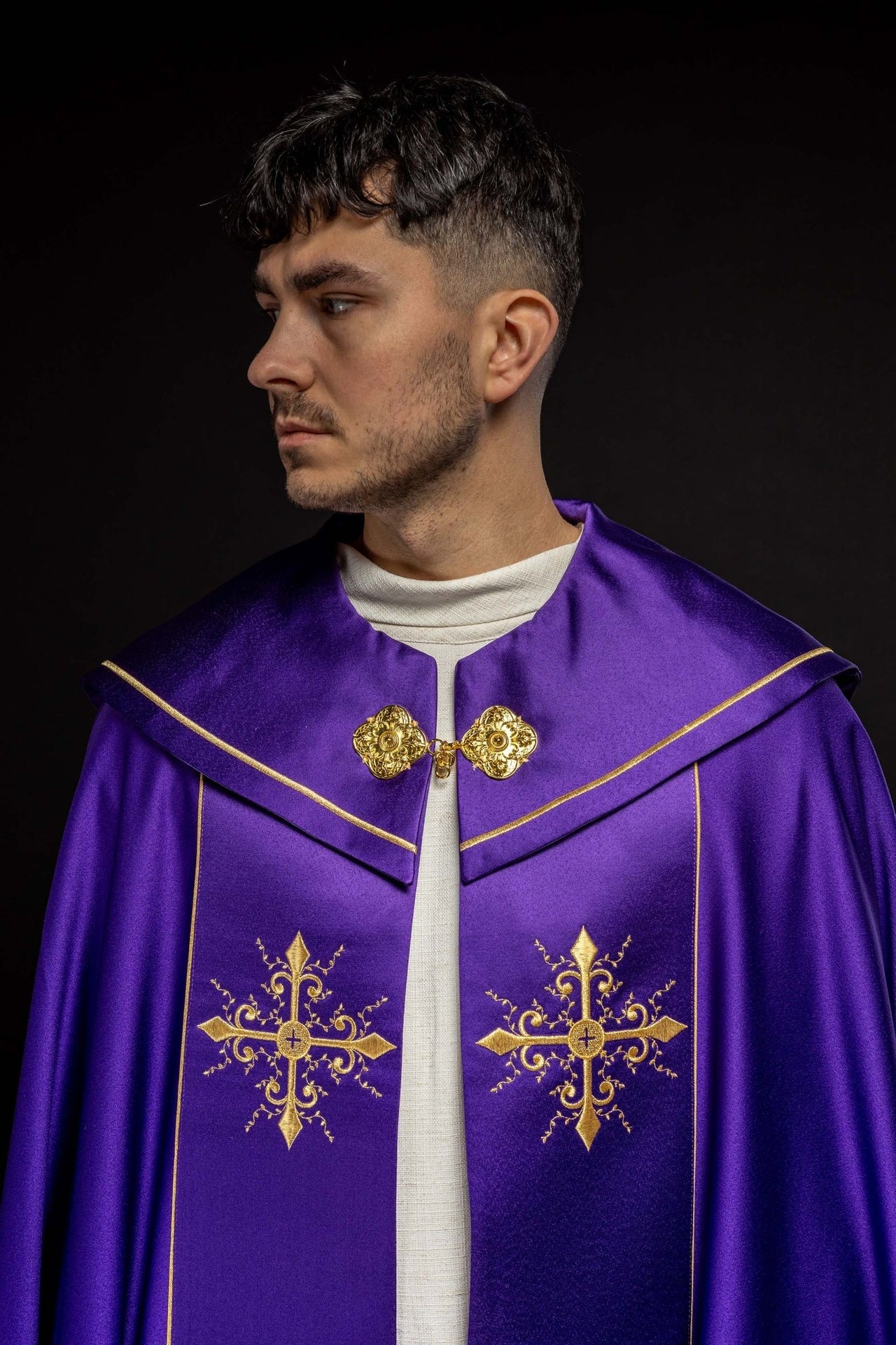 Kapa liturgiczna haftowana fioletowa