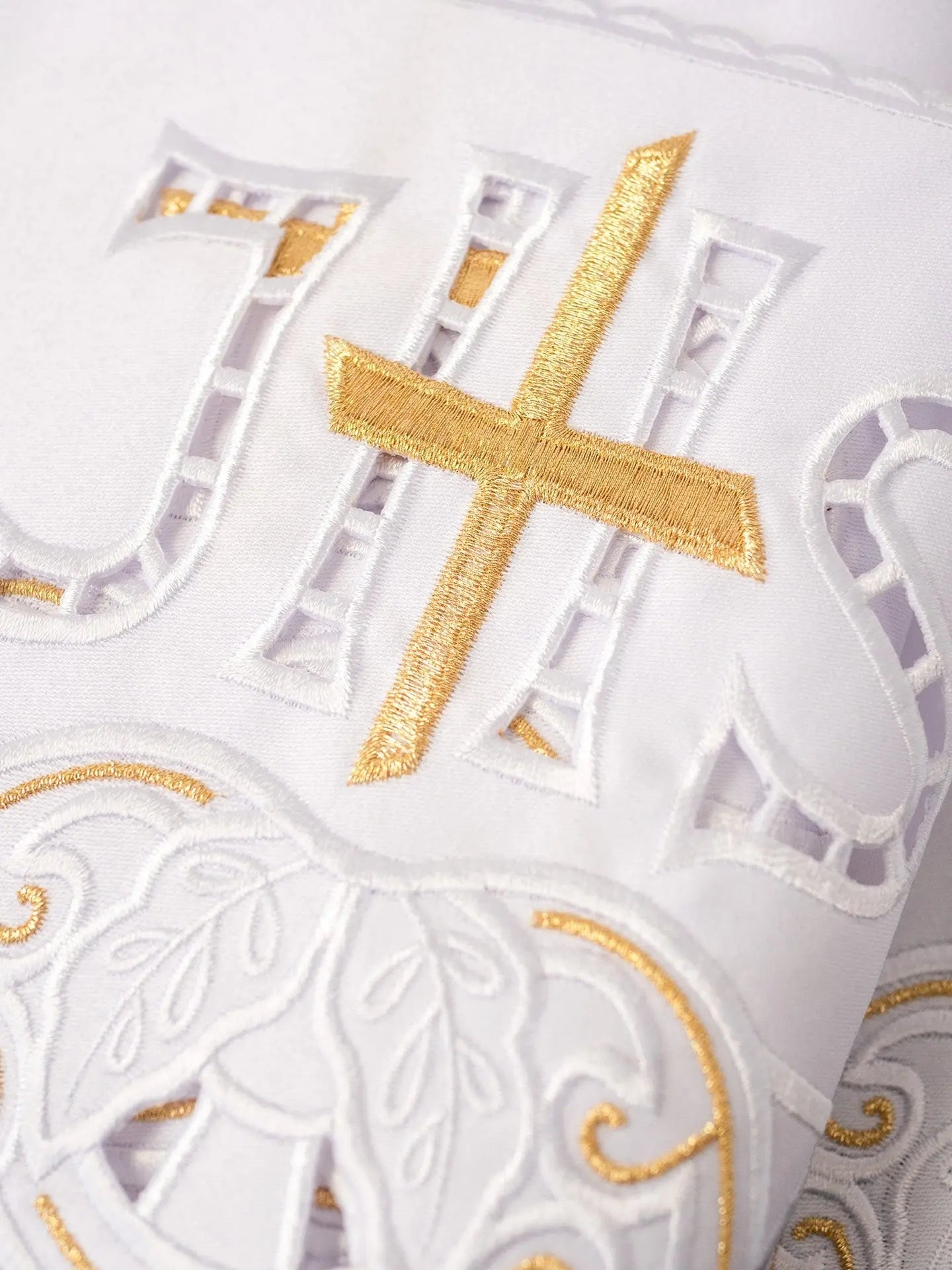 Metre with frontal embroidery IHS Cross White