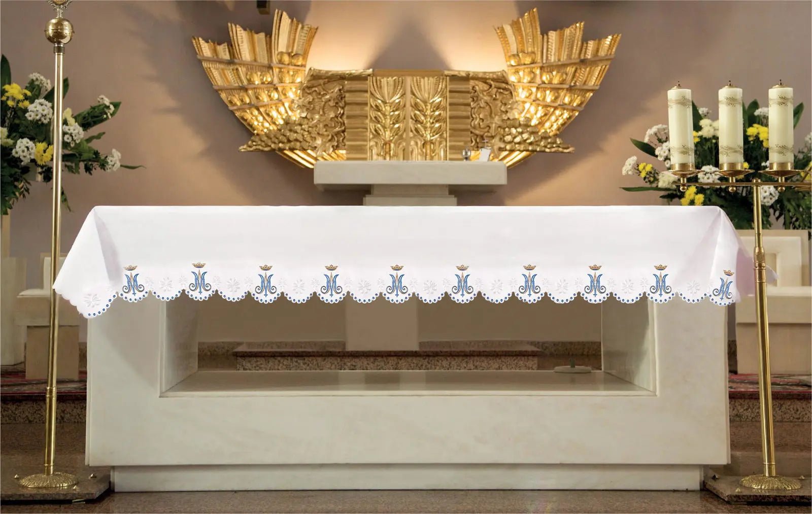 Altar cloth with frontal embroidery with Marian motif