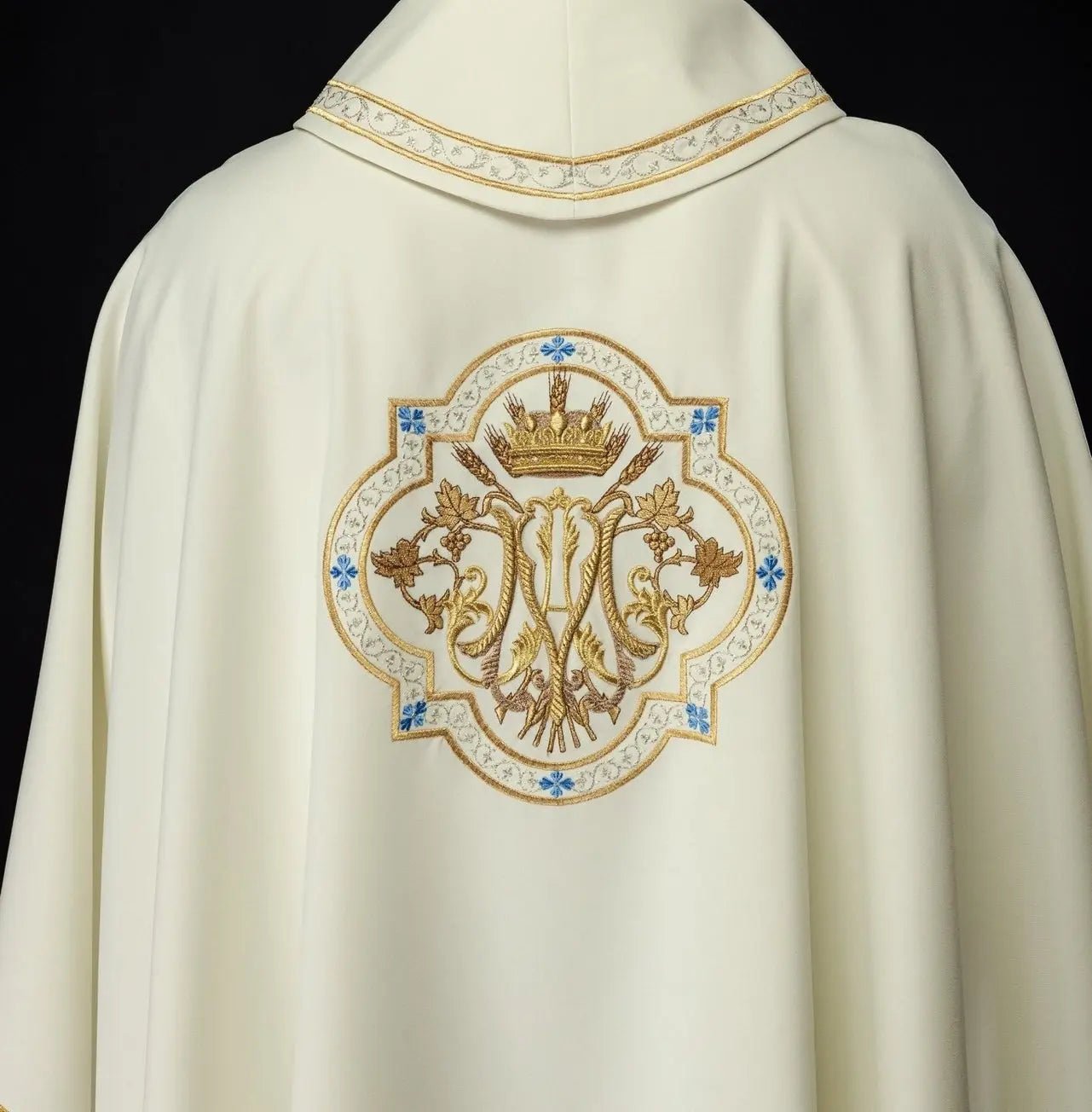Embroidered chasuble with Marian motif ecru