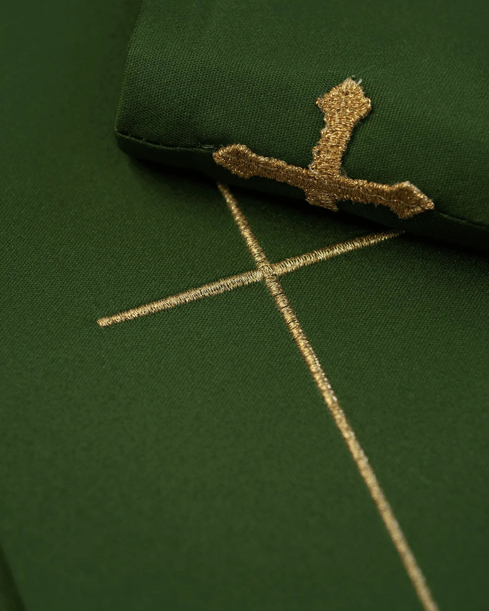 Embroidered chasuble with IHS symbol Green richly decorated