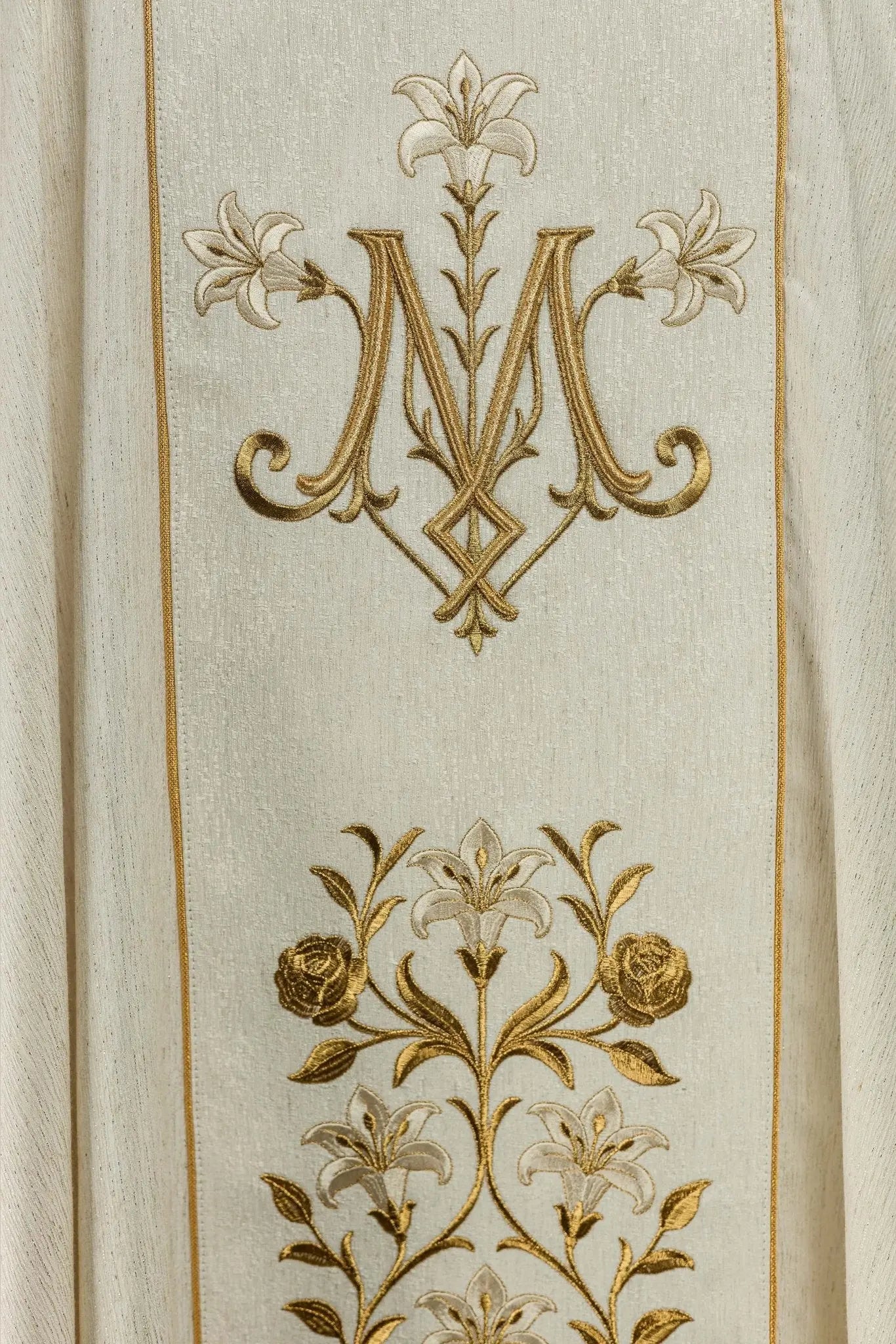 Gold embroidered chasuble with Our Lady of Lichen image