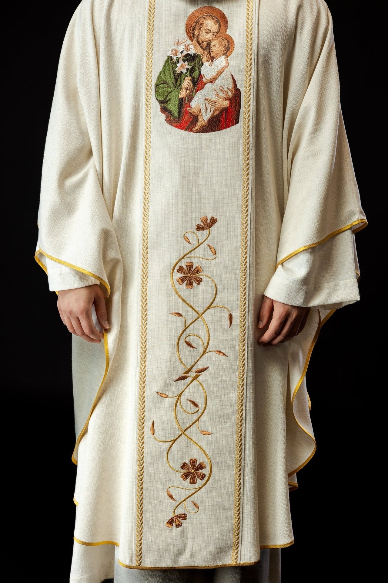 Ornat haftowany z wizerunkiem Świętego Józefa