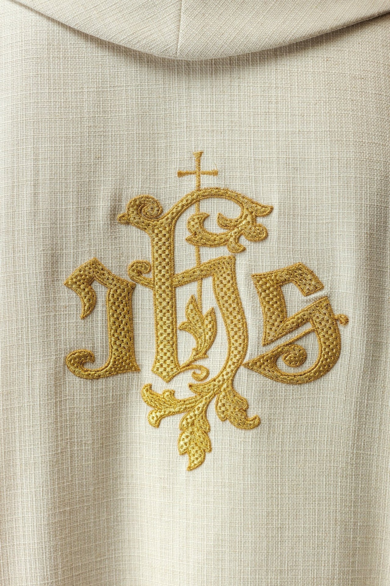 Ornat haftowany z wizerunkiem Świętego Józefa