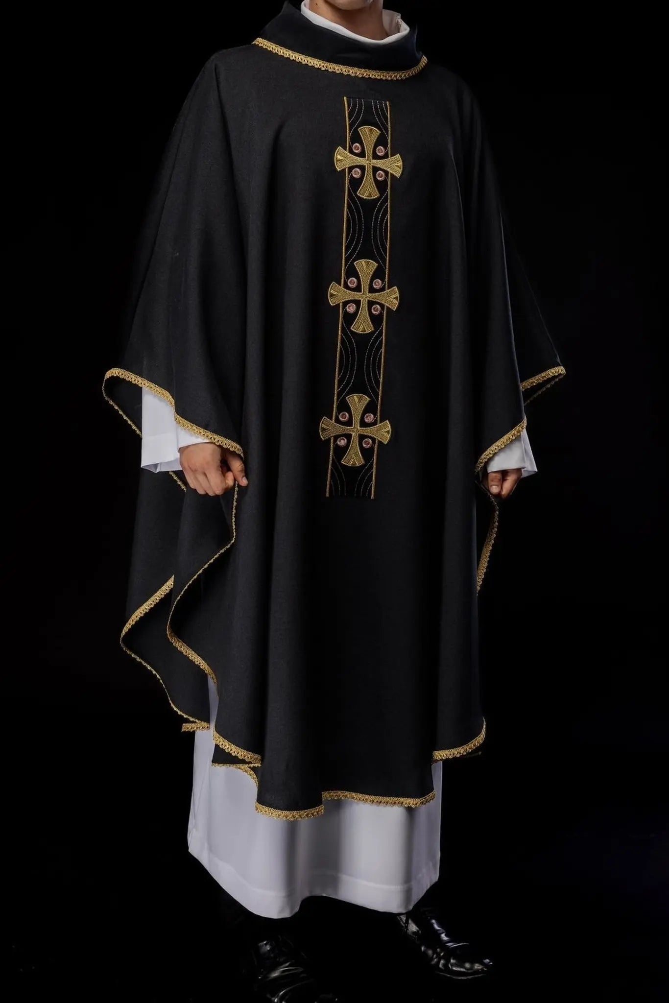 Chasuble with embroidered gold crosses and collar piping in black