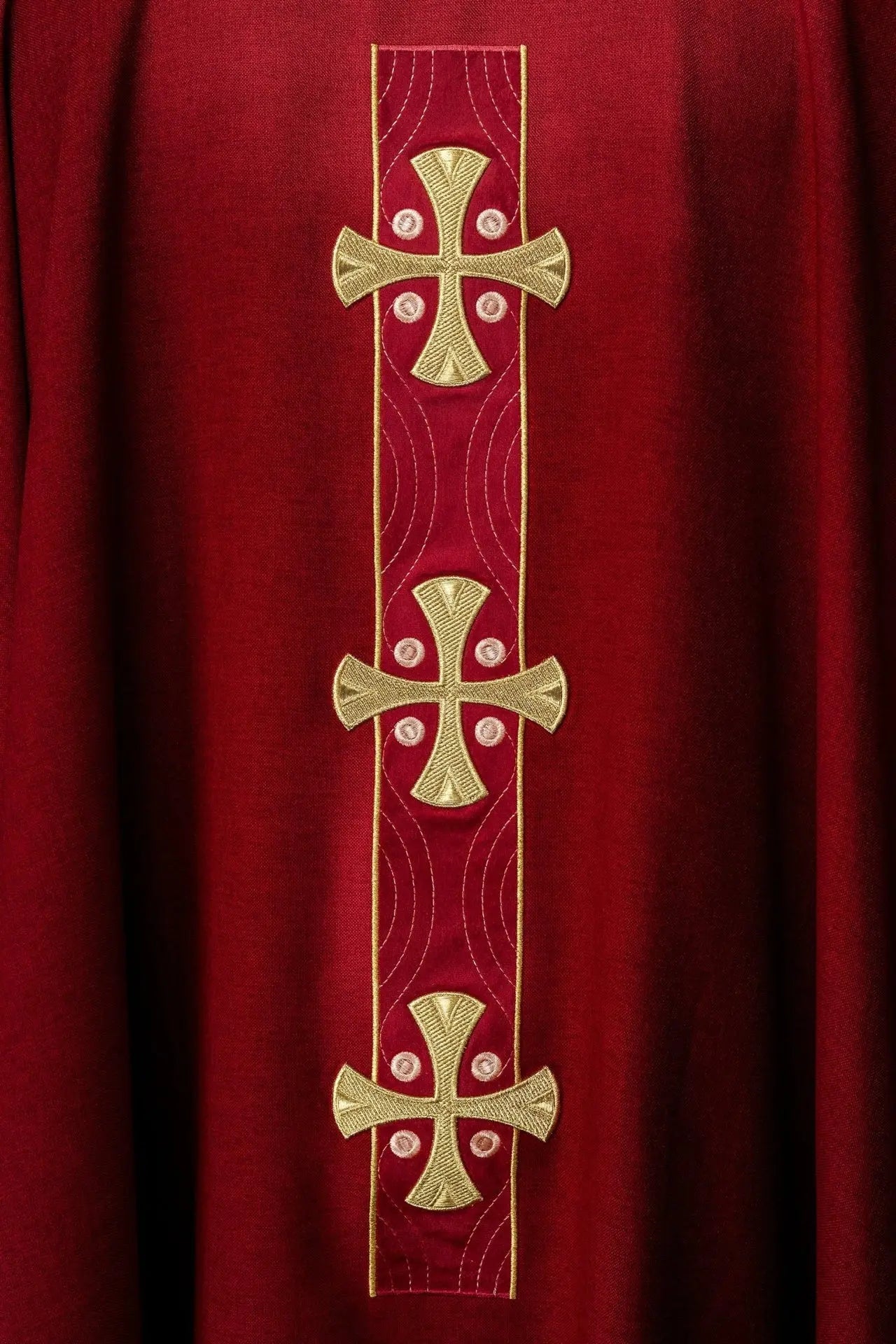 Chasuble with embroidered gold crosses and collar piping in red