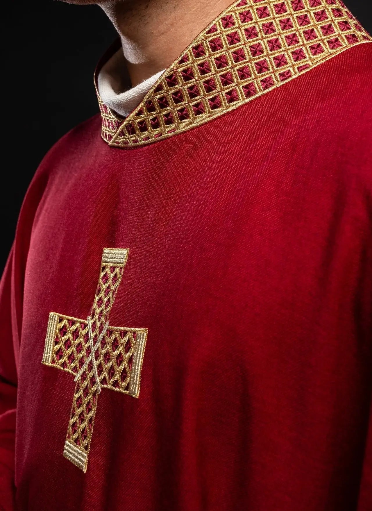 Chasuble in red with embroidered crosses and collar