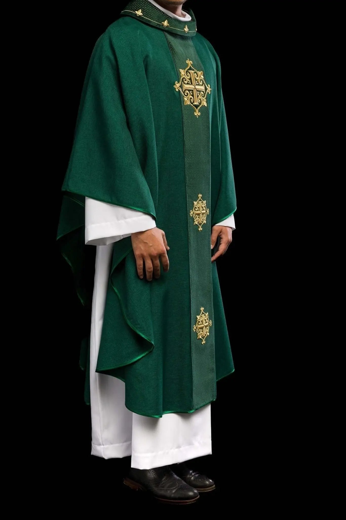 Chasuble with green velvet belt and cross embroidery