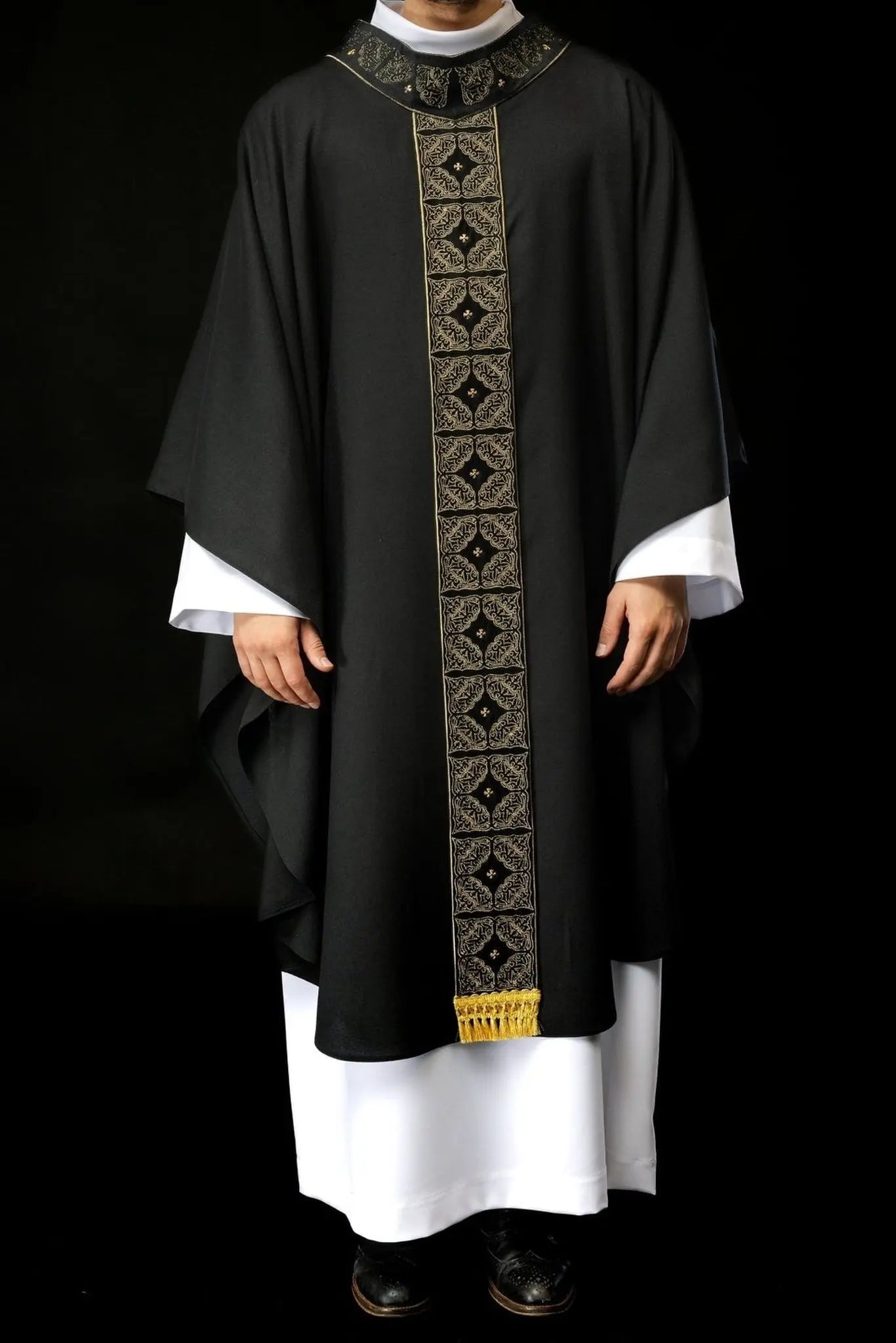 Chasuble with richly embroidered belt and collar in black