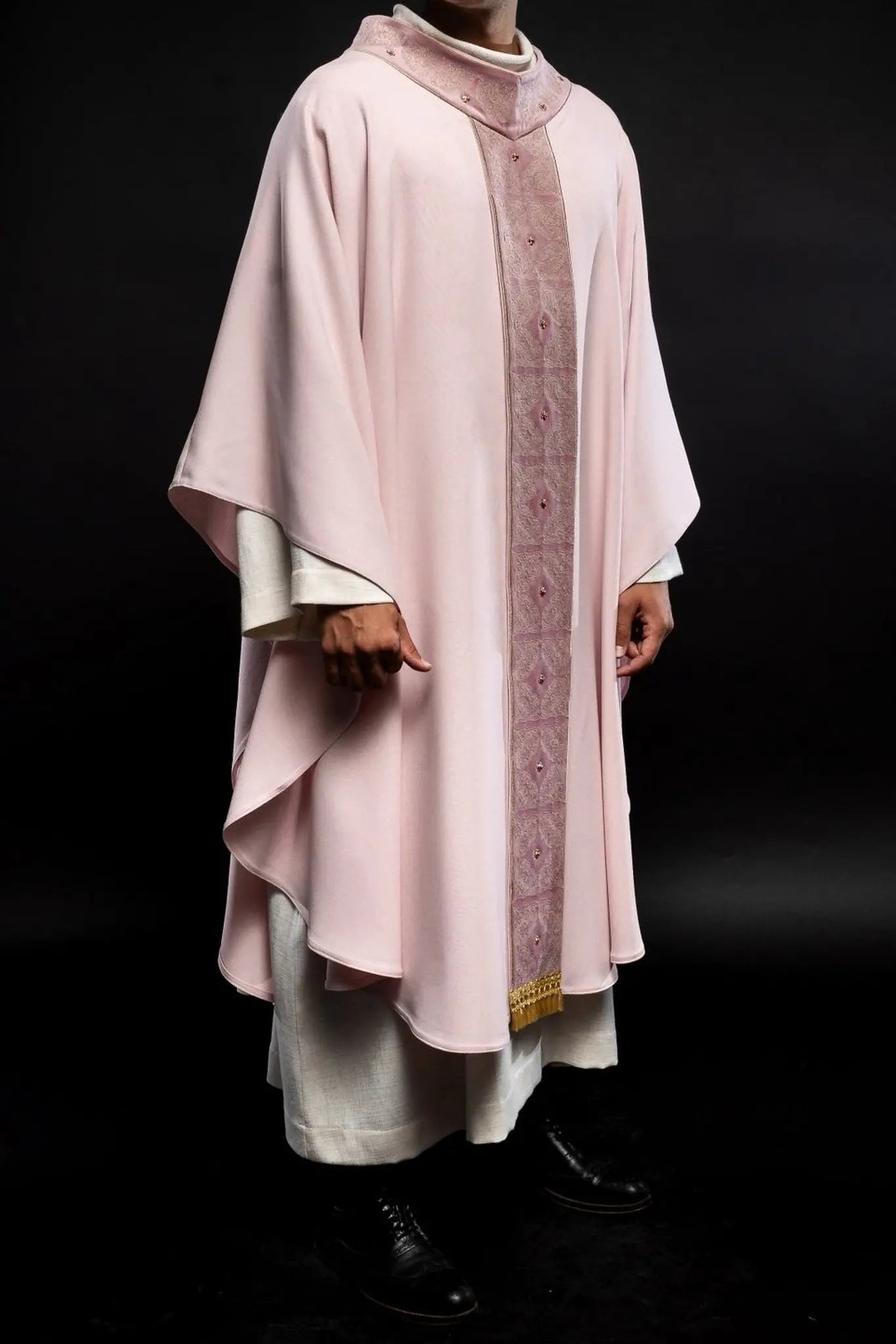 Chasuble with richly embroidered belt and collar in pink