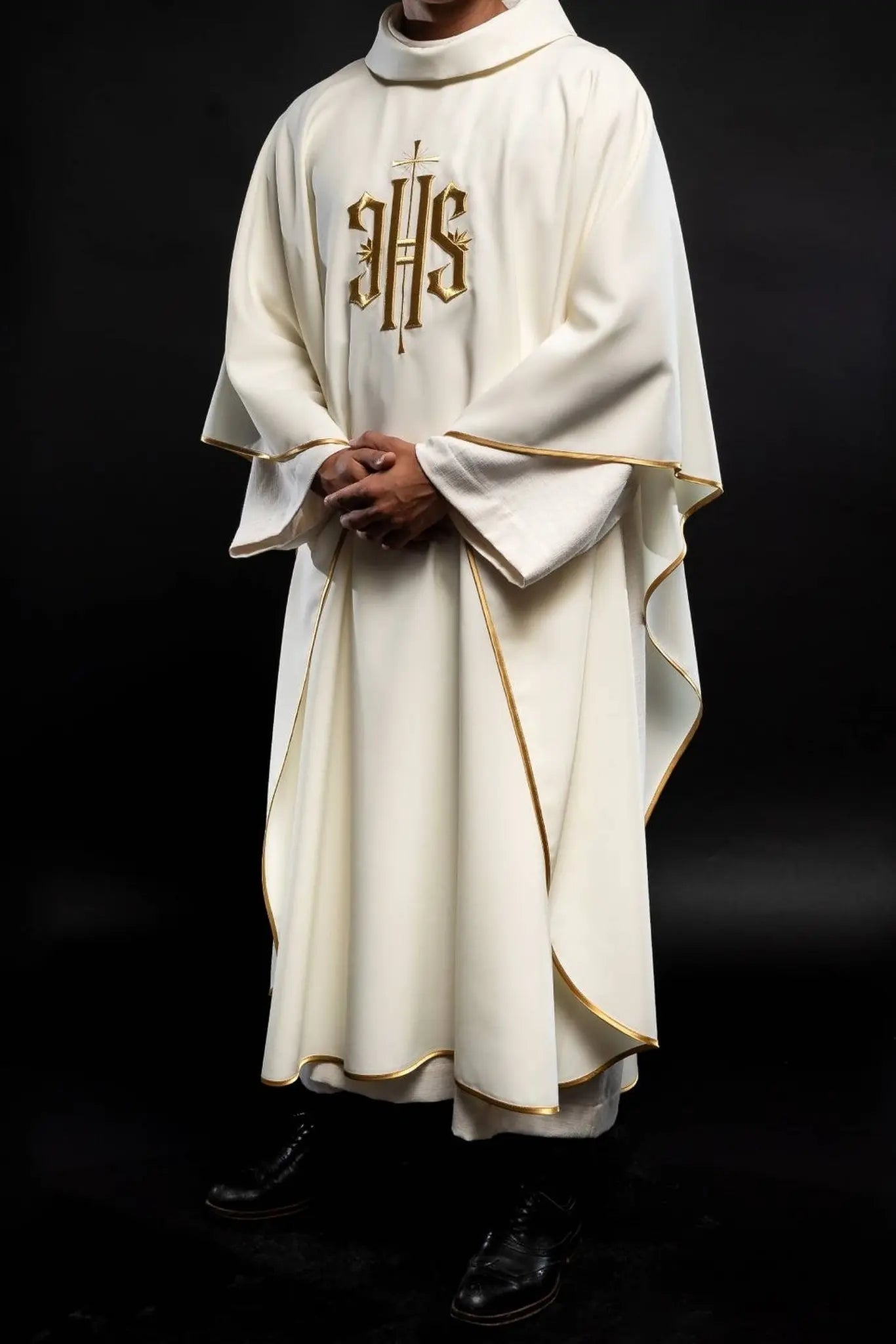 Chasuble with IHS embroidery in ecru