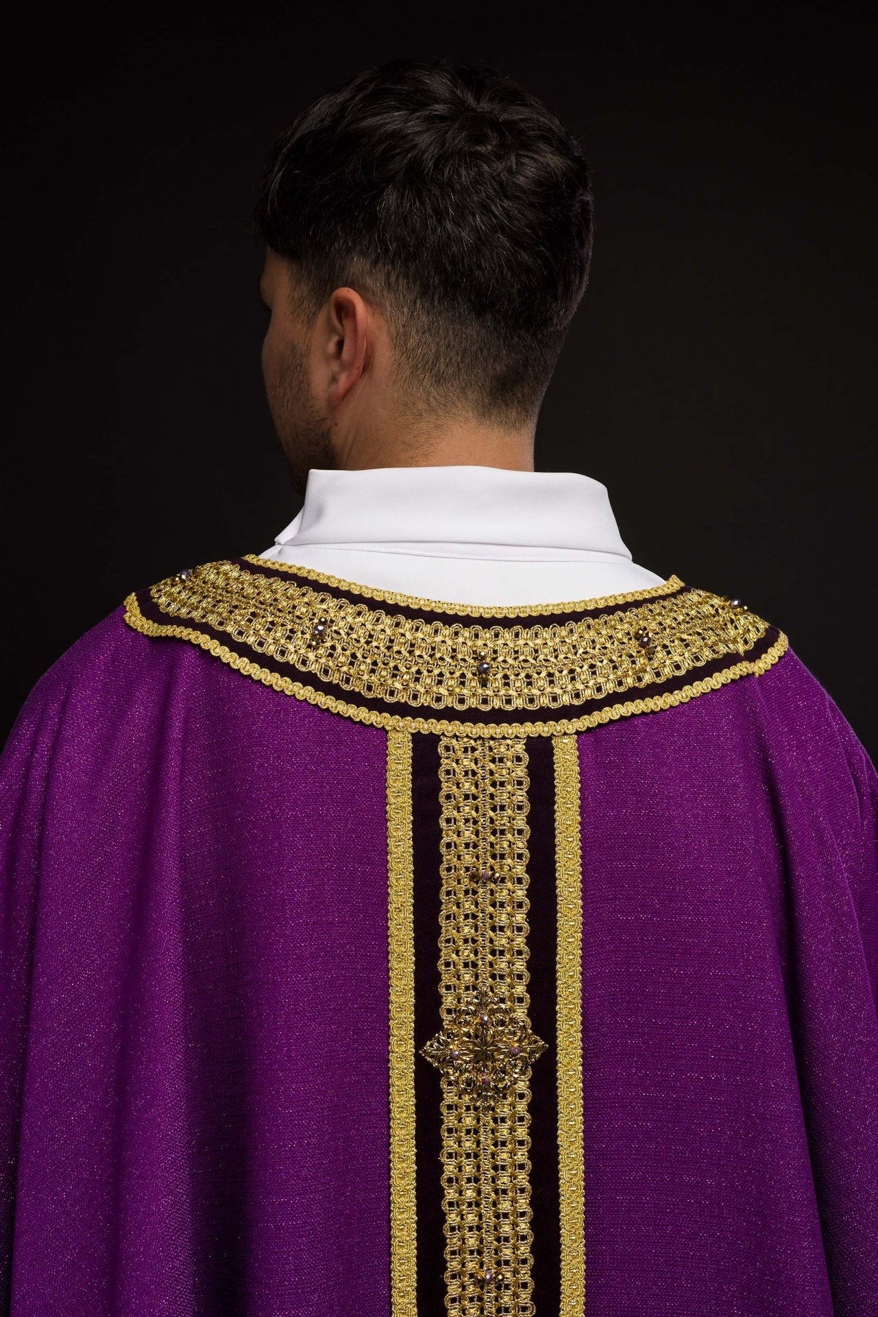 Ręcznie wykonany ornat z naturalnymi kamieniami Handmade 7001