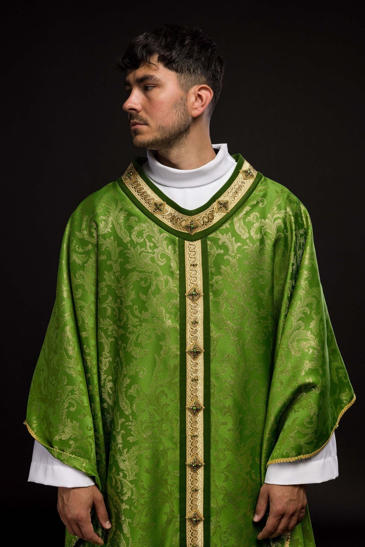 Ręcznie wykonany ornat z naturalnymi kamieniami Handmade 7003