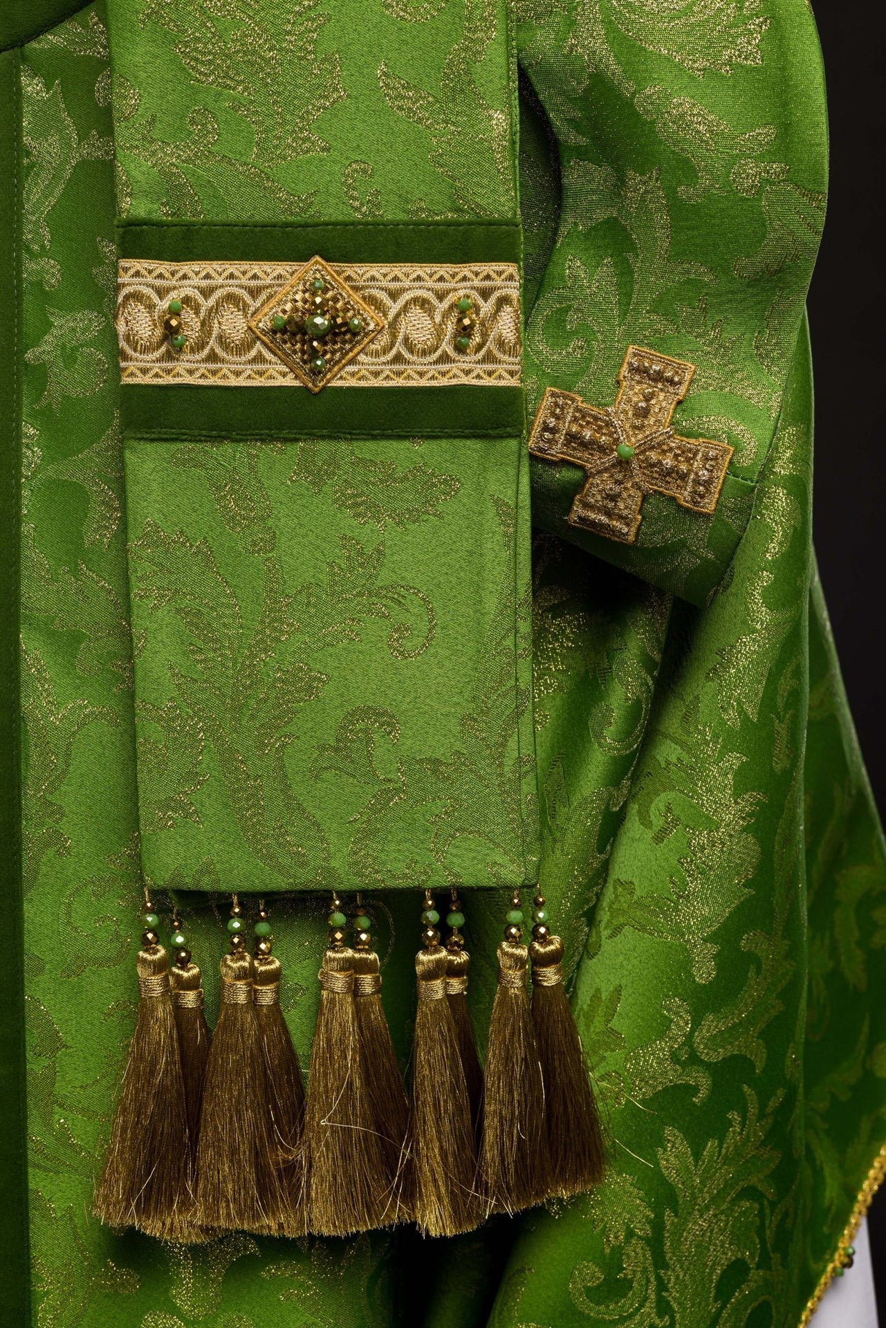 Ręcznie wykonany ornat z naturalnymi kamieniami Handmade 7003