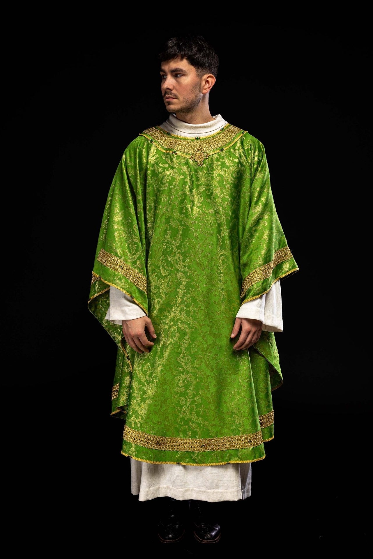 Ręcznie wykonany ornat z naturalnymi kamieniami Handmade 7010 Zielony